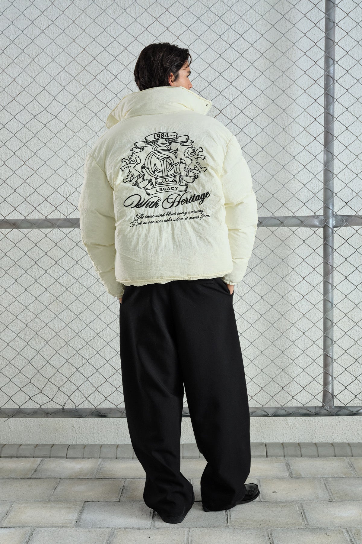 NAKIŞLI ŞİŞME EKRU MONT