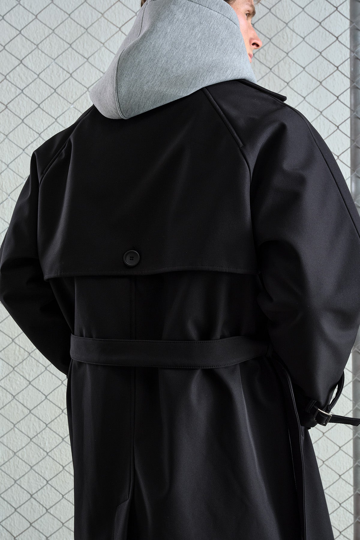 KEMERLİ KRUVAZE YAKA İÇİ POLARLI SİYAH TRENÇKOT