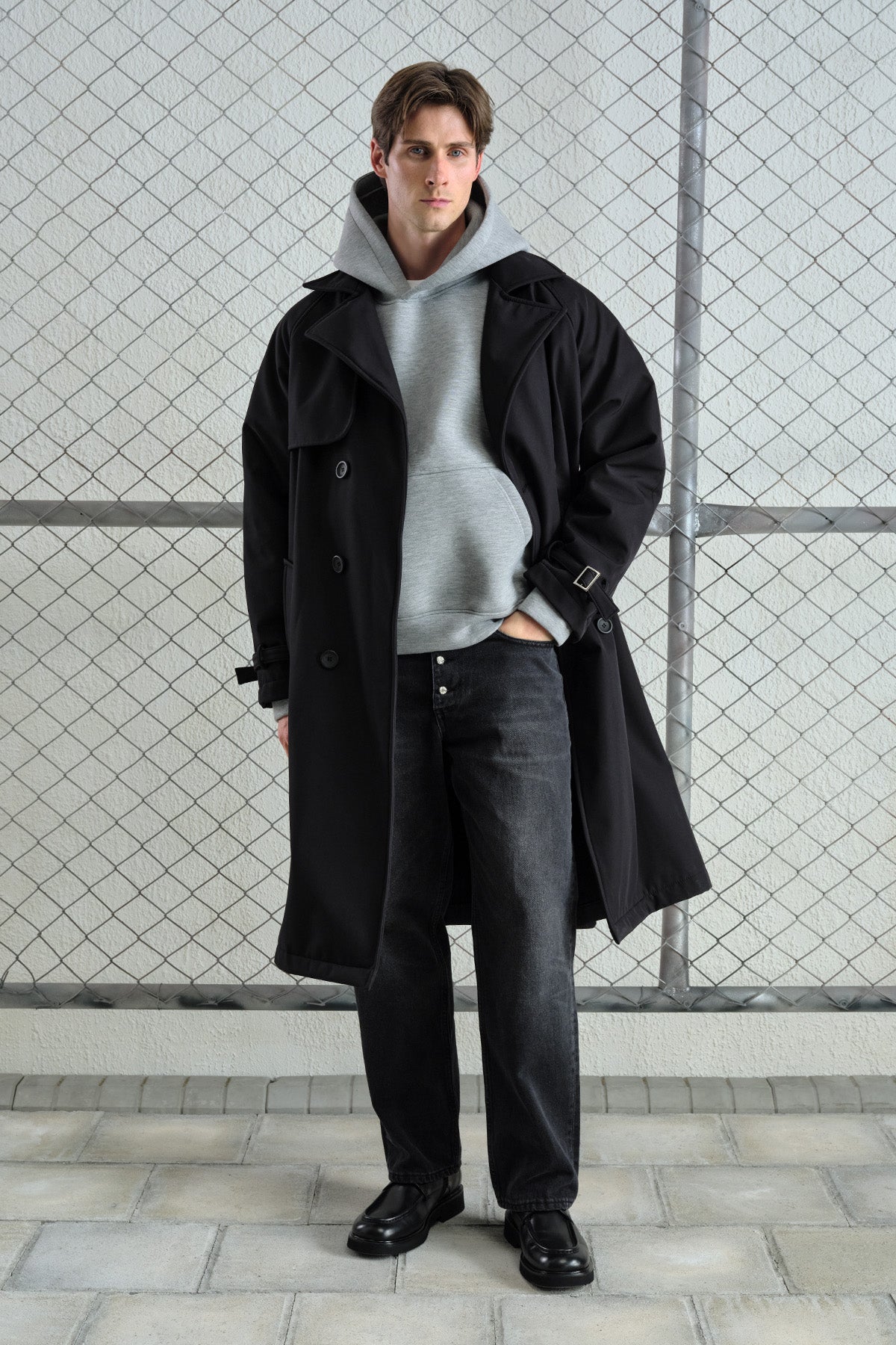 KEMERLİ KRUVAZE YAKA İÇİ POLARLI SİYAH TRENÇKOT