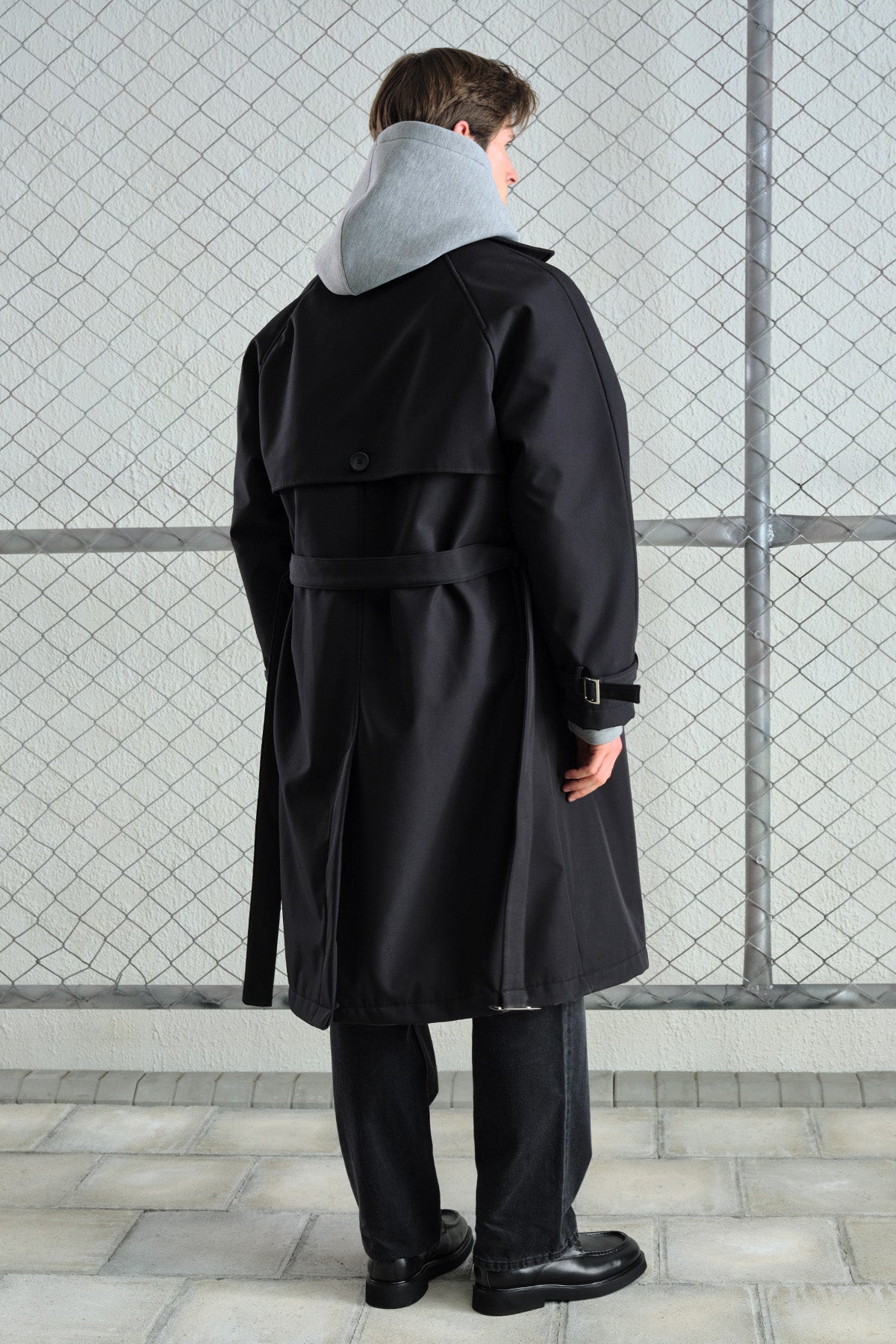 KEMERLİ KRUVAZE YAKA İÇİ POLARLI SİYAH TRENÇKOT