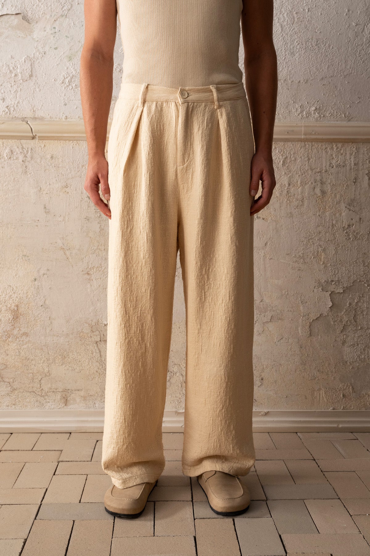 DOKULU PİLİLİ BEJ PANTOLON GIESTO