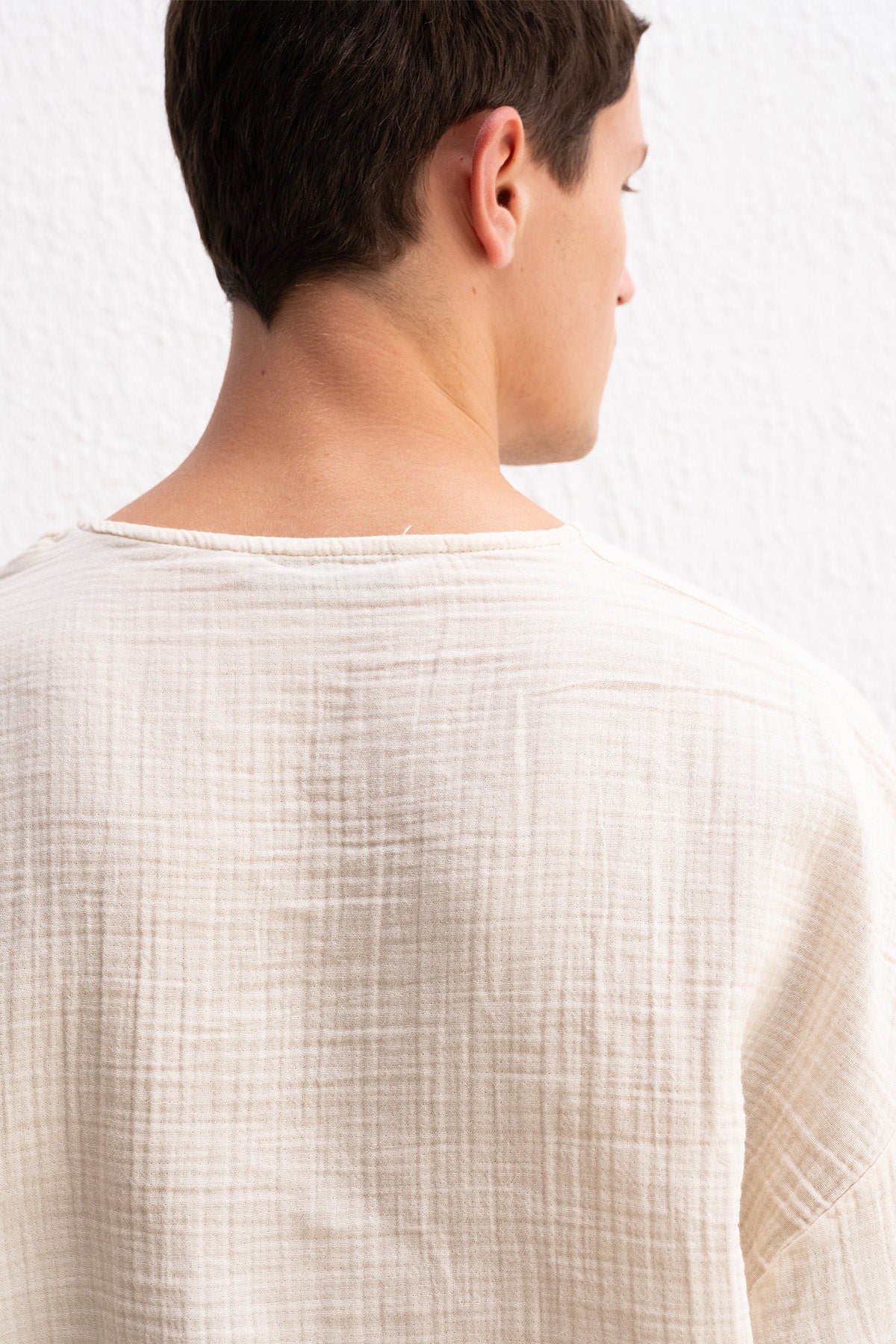 NAKIŞLI DOKULU BEJ T-SHIRT GIESTO