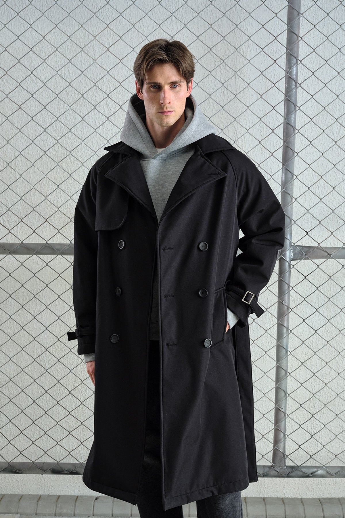 KEMERLİ KRUVAZE YAKA İÇİ POLARLI SİYAH TRENÇKOT