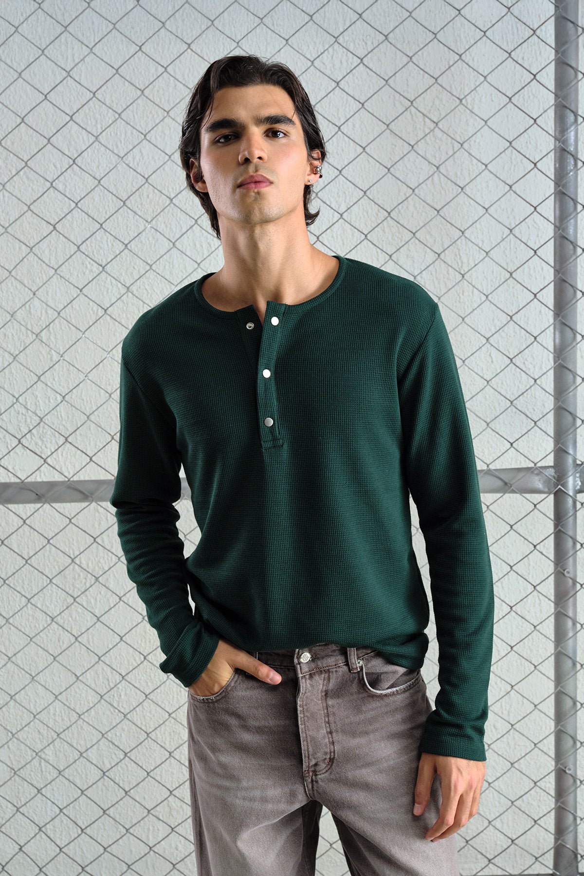 METAL ÇITÇITLI UZUN KOLLU YEŞİL T-SHIRT