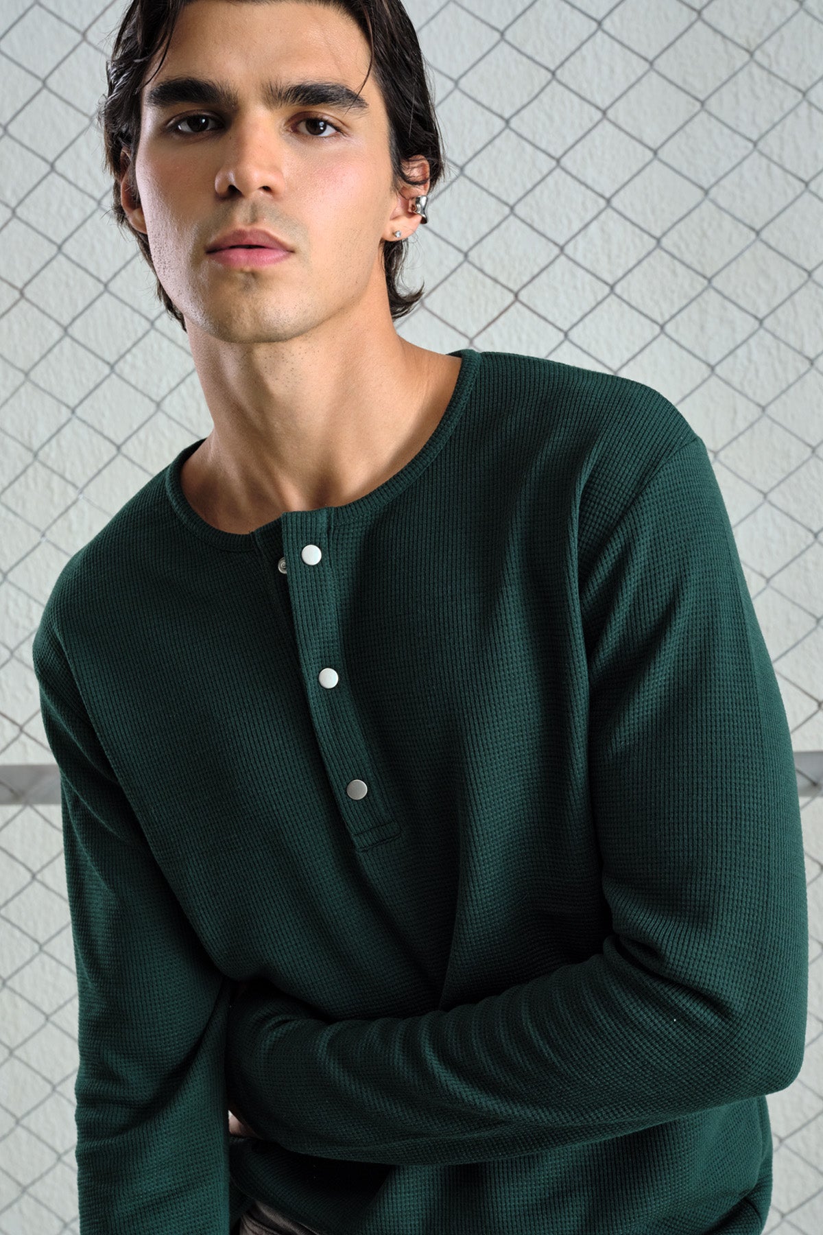 METAL ÇITÇITLI UZUN KOLLU YEŞİL T-SHIRT