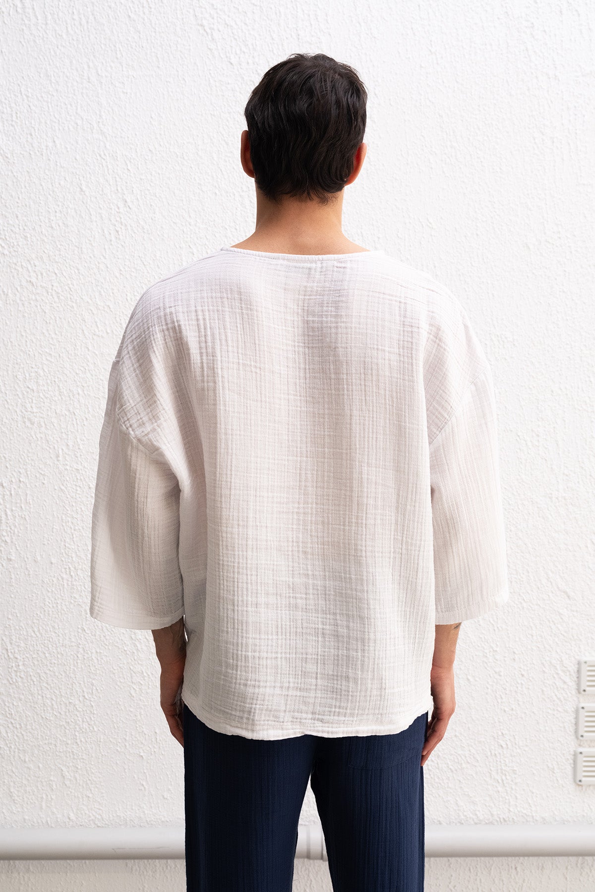 NAKIŞLI DOKULU BEYAZ T-SHIRT GIESTO