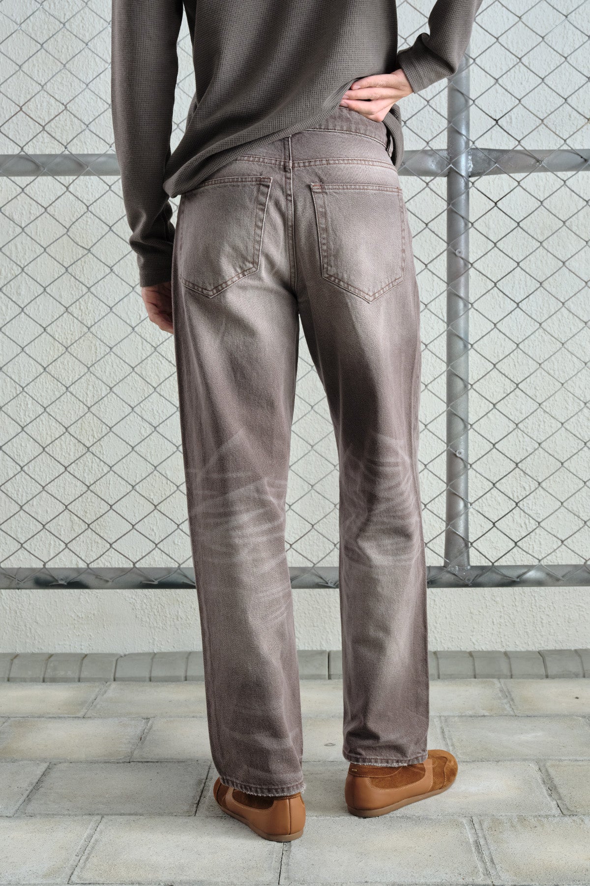 LAZER EFEKTLİ REGULAR FIT KAHVERENGİ JEAN