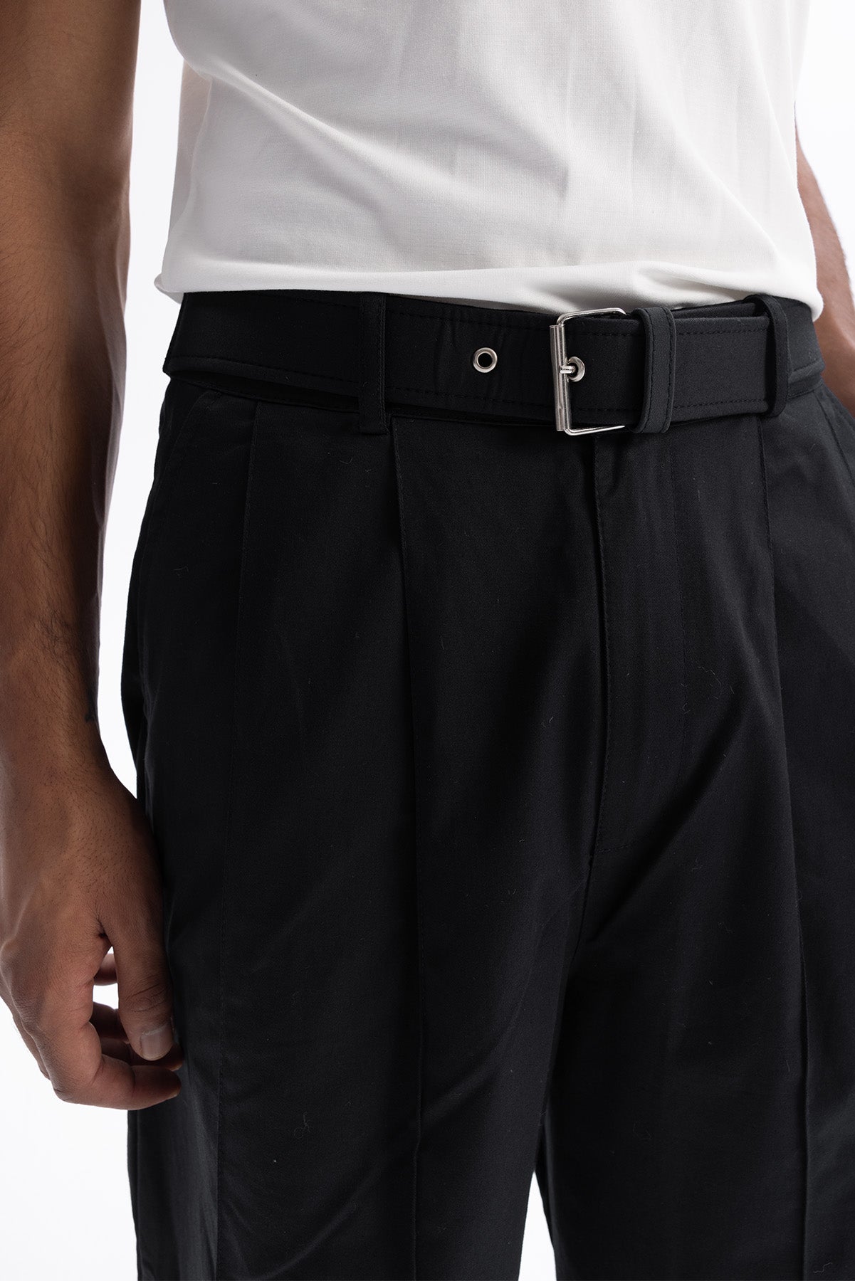 KEMERLİ KUMAŞ PANTOLON - SİYAH - PANTOLON