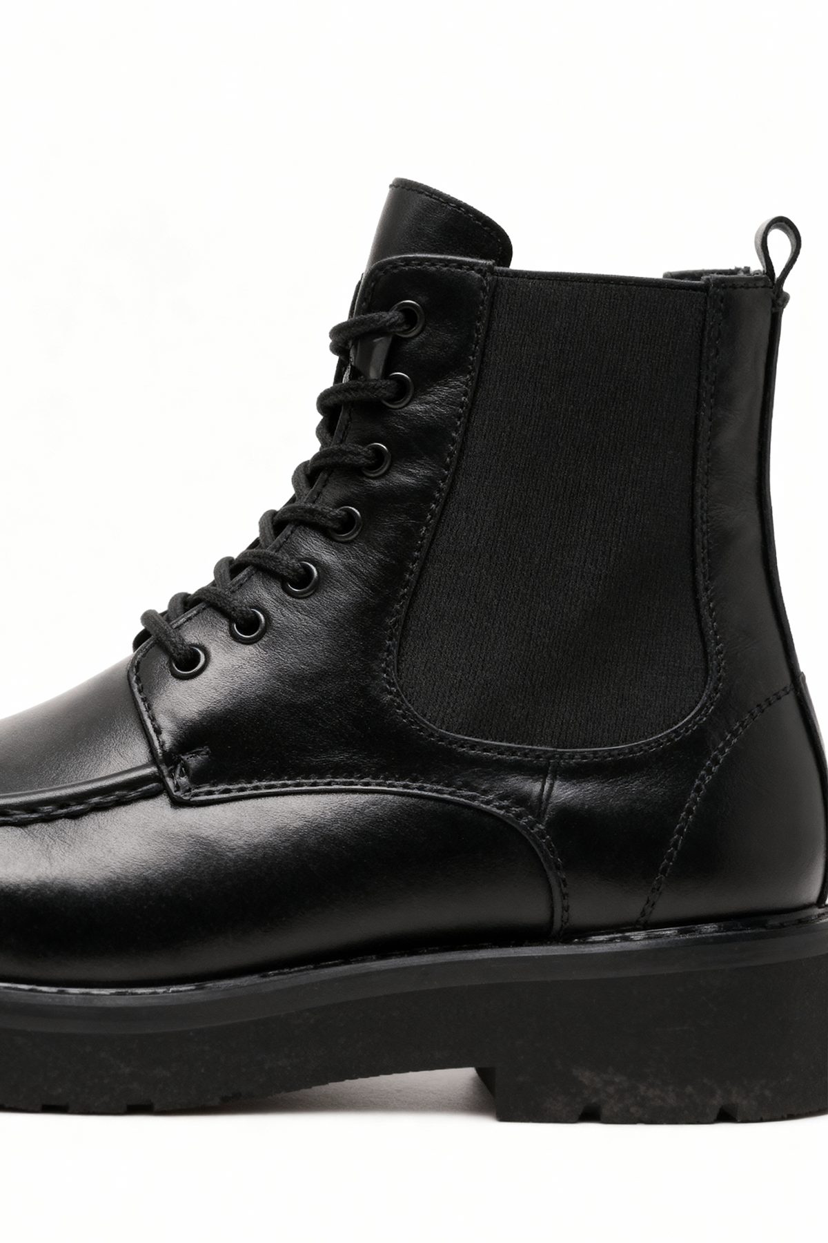 EFEKTLİ BAĞCIKLI DERİ SİYAH BOT