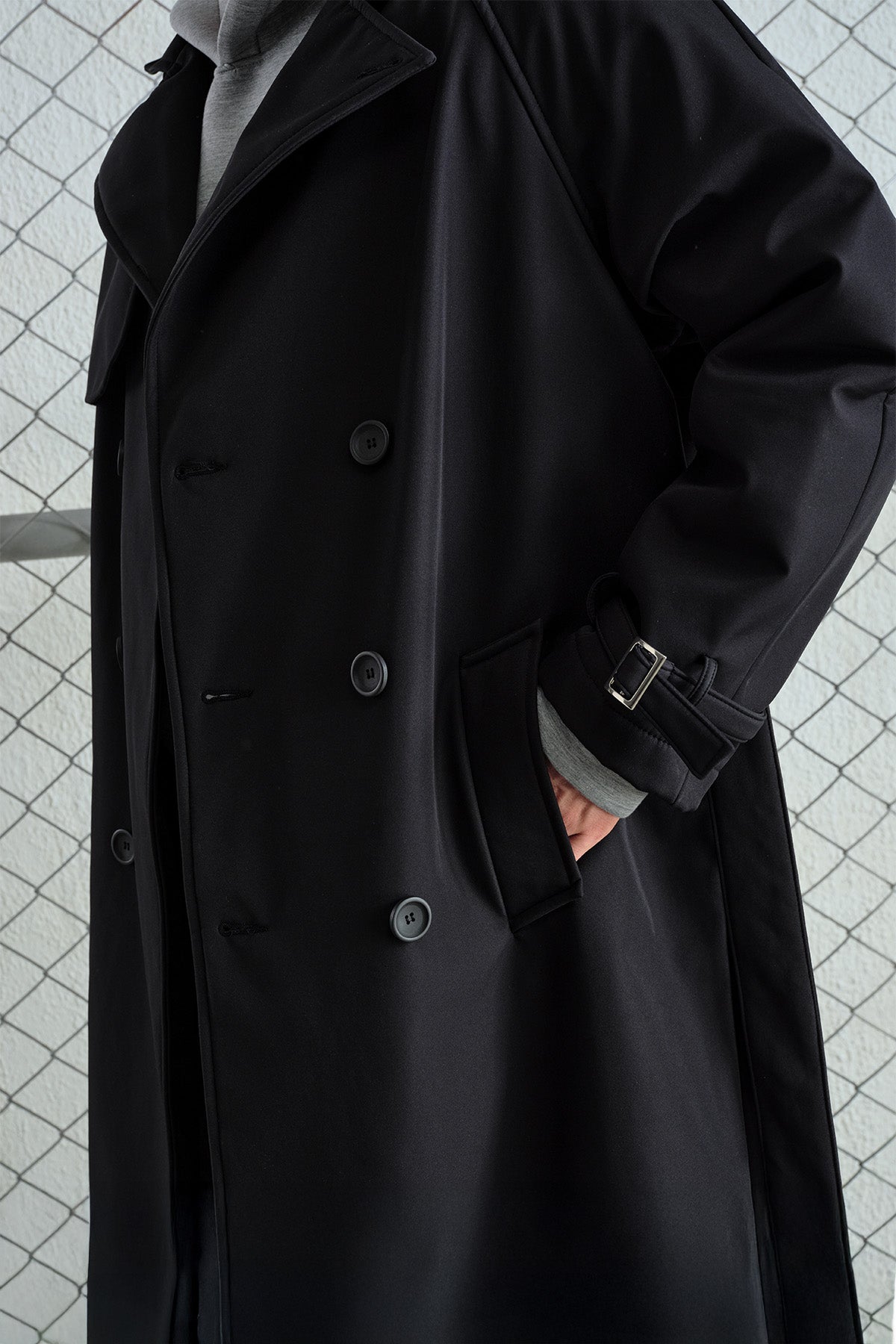 KEMERLİ KRUVAZE YAKA İÇİ POLARLI SİYAH TRENÇKOT