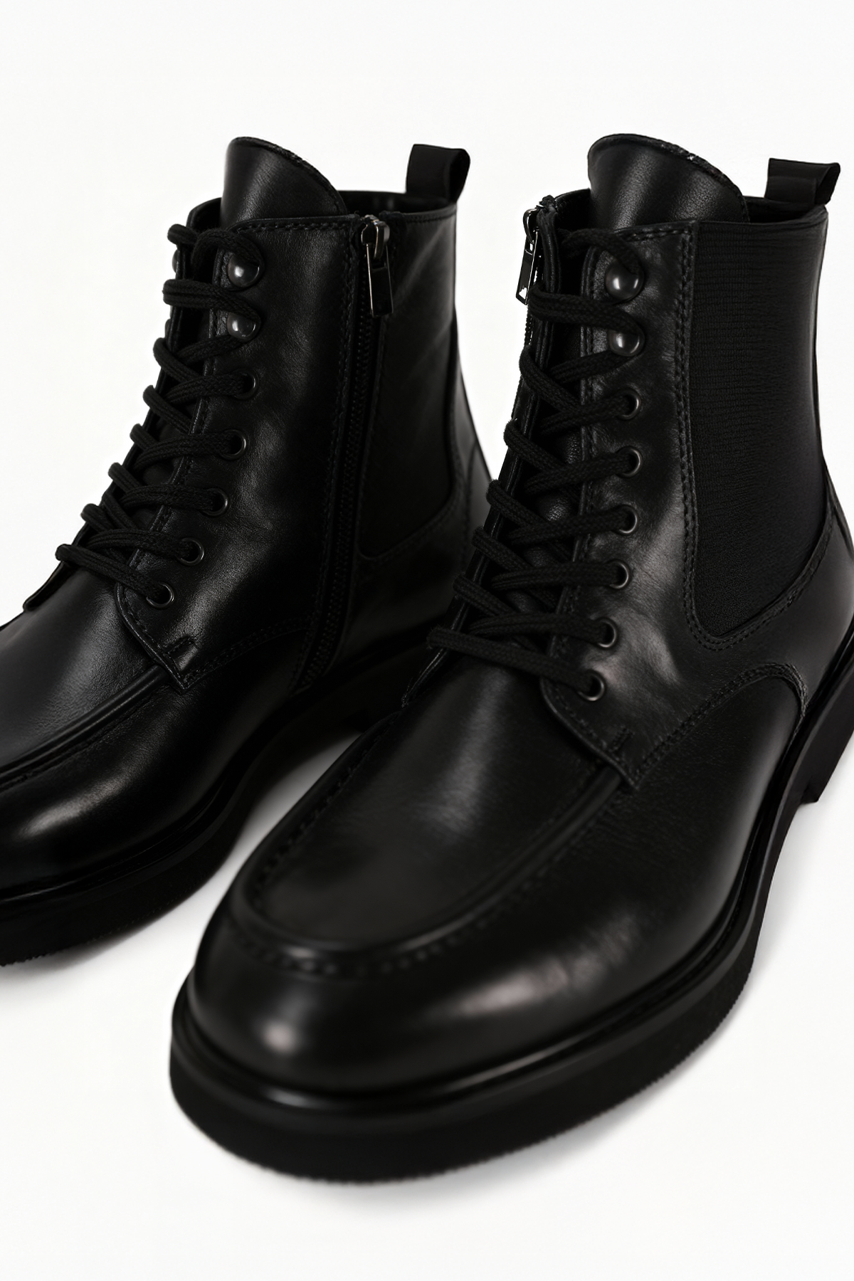 EFEKTLİ BAĞCIKLI DERİ SİYAH BOT