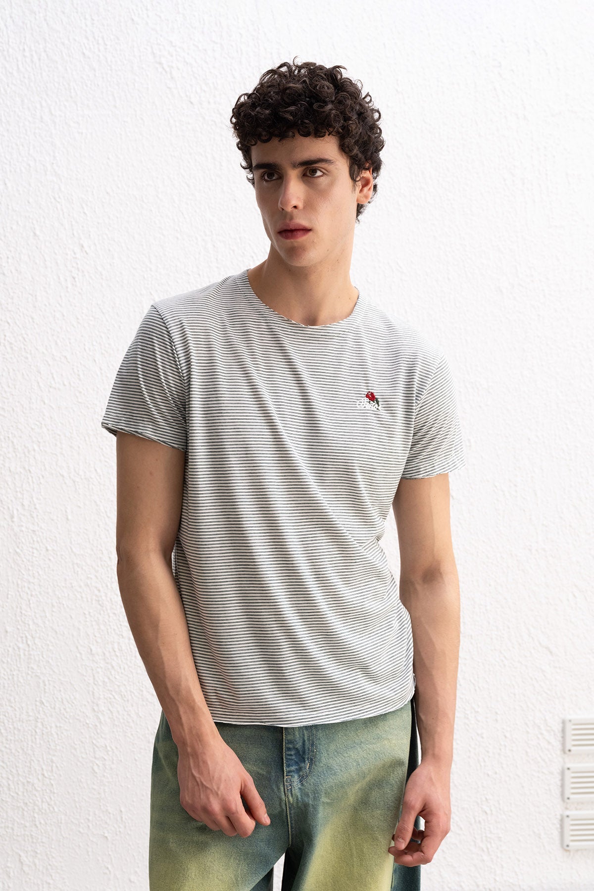 NAKIŞ DETAYLI ÇİZGİLİ YEŞİL T-SHIRT GIESTO