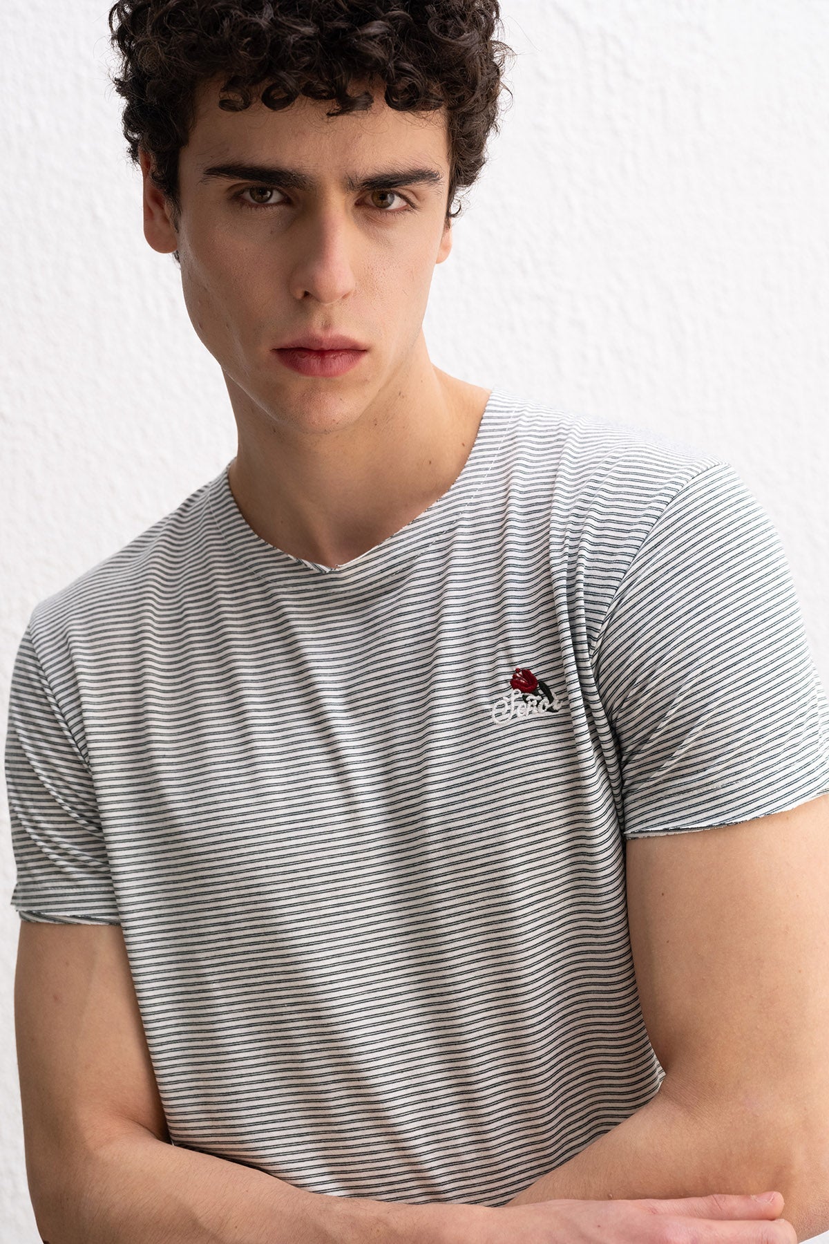 NAKIŞ DETAYLI ÇİZGİLİ YEŞİL T-SHIRT GIESTO