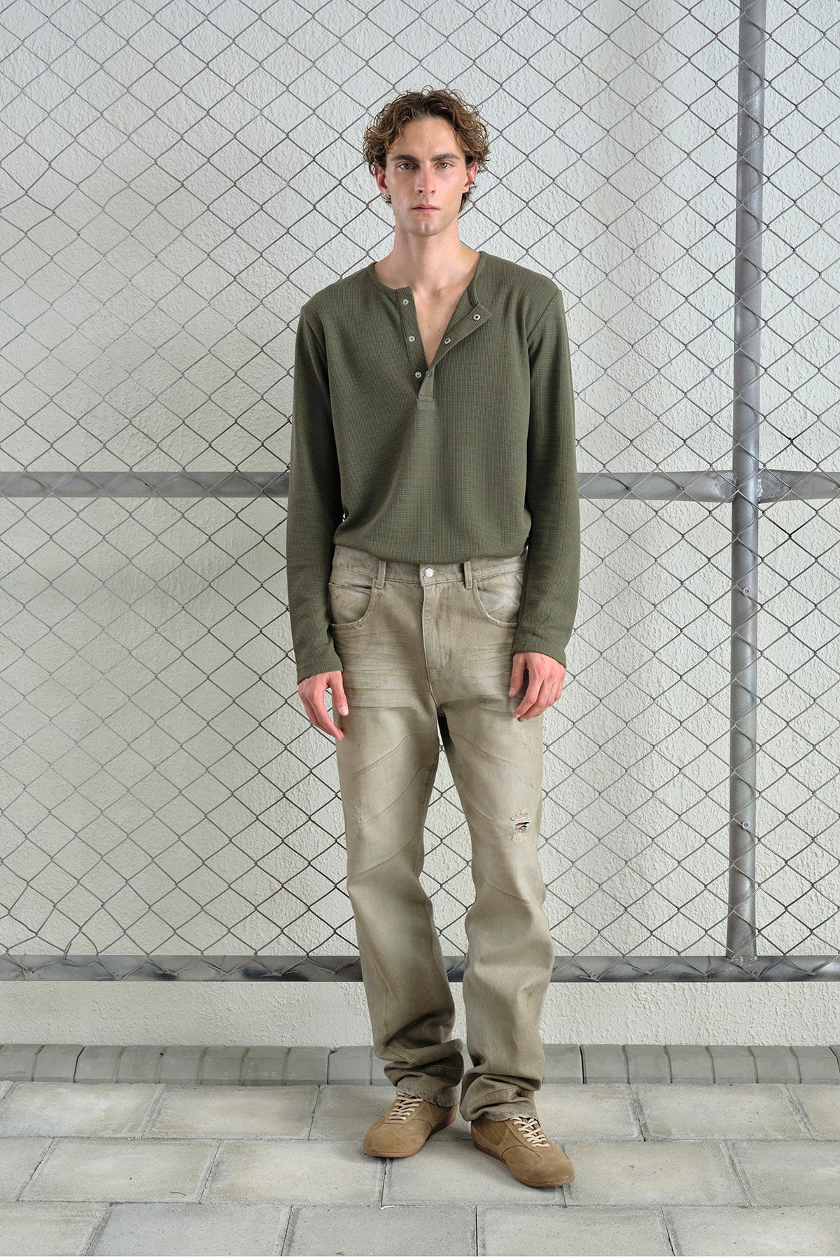 METAL ÇITÇITLI UZUN KOLLU HAKİ T-SHIRT