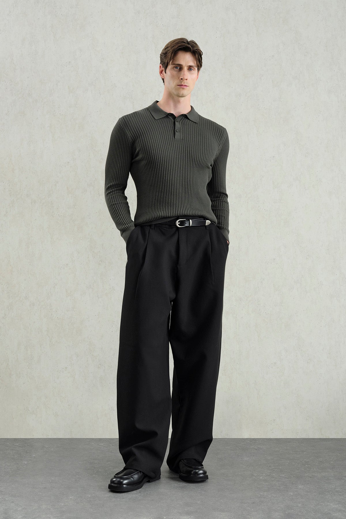 DAR KESİM DÜĞMELİ POLO YAKA TRİKO HAKİ T-SHIRT