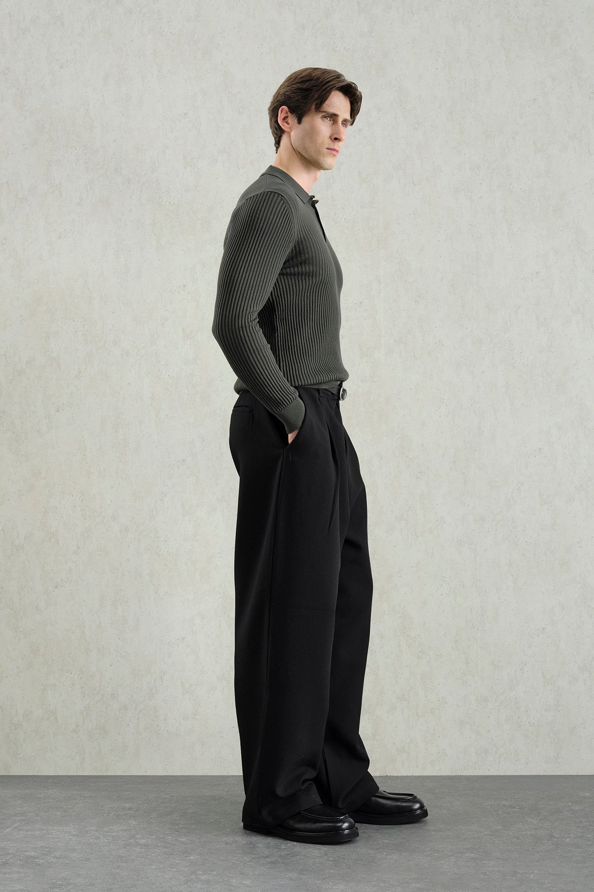 DAR KESİM DÜĞMELİ POLO YAKA TRİKO HAKİ T-SHIRT