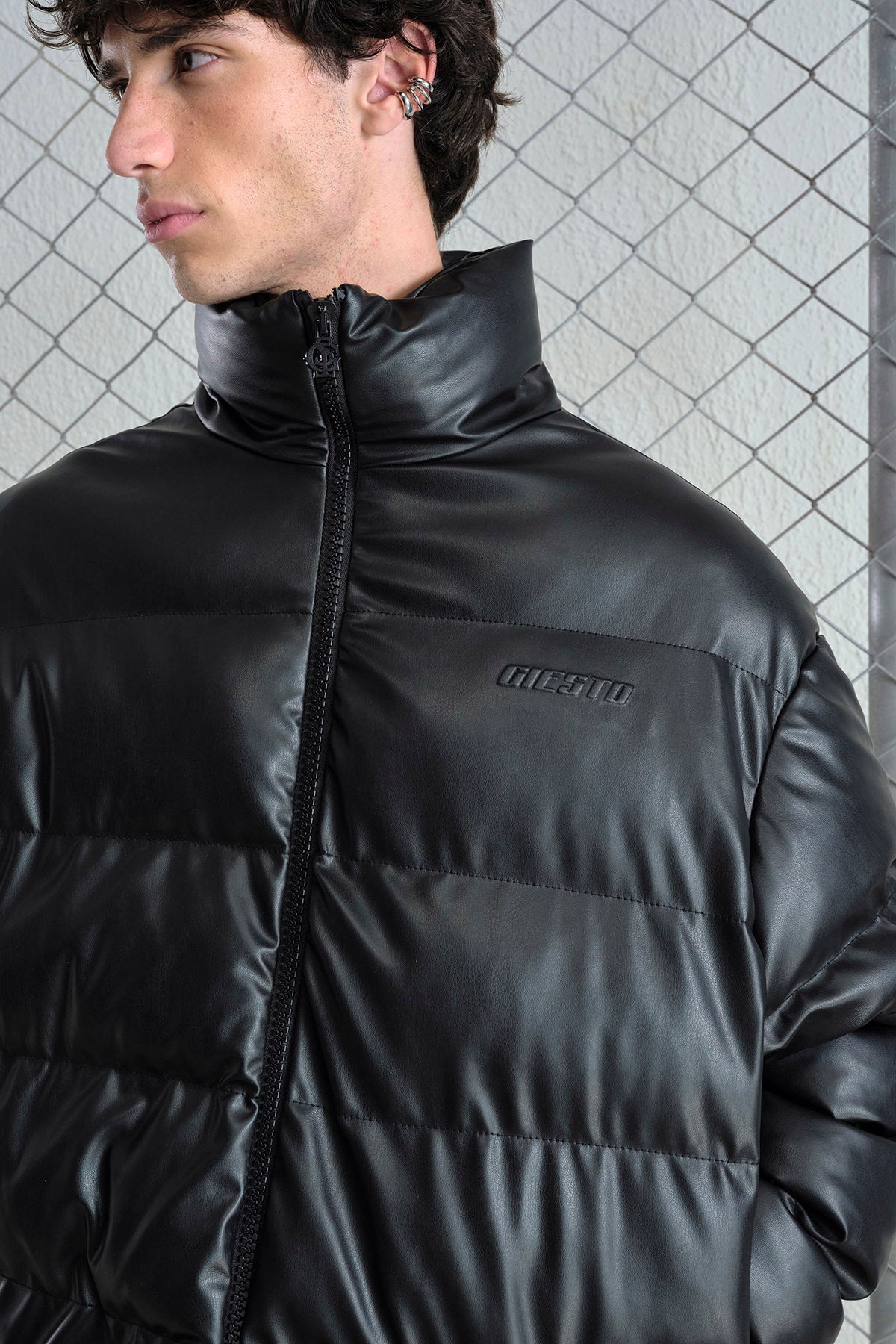 ŞİŞME DERİ SİYAH MONT