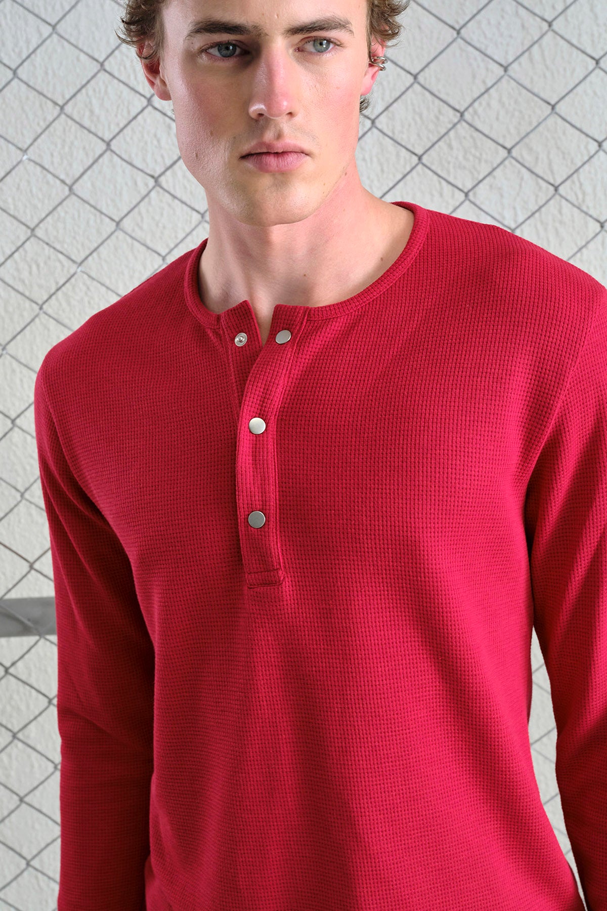 METAL ÇITÇITLI UZUN KOLLU BORDO T-SHIRT