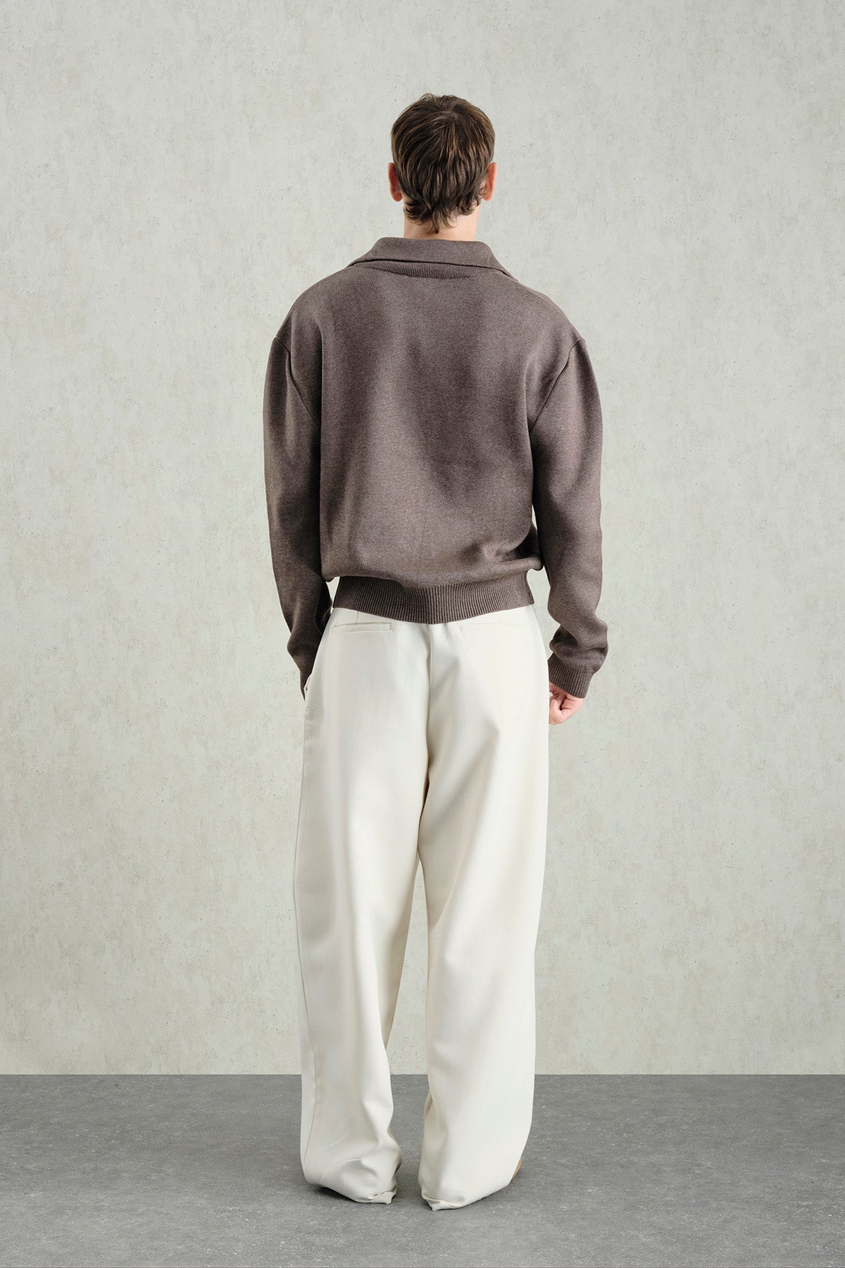 FERMUARLI REGULAR FIT YÜKSEK YAKA KAHVERENGİ KAZAK