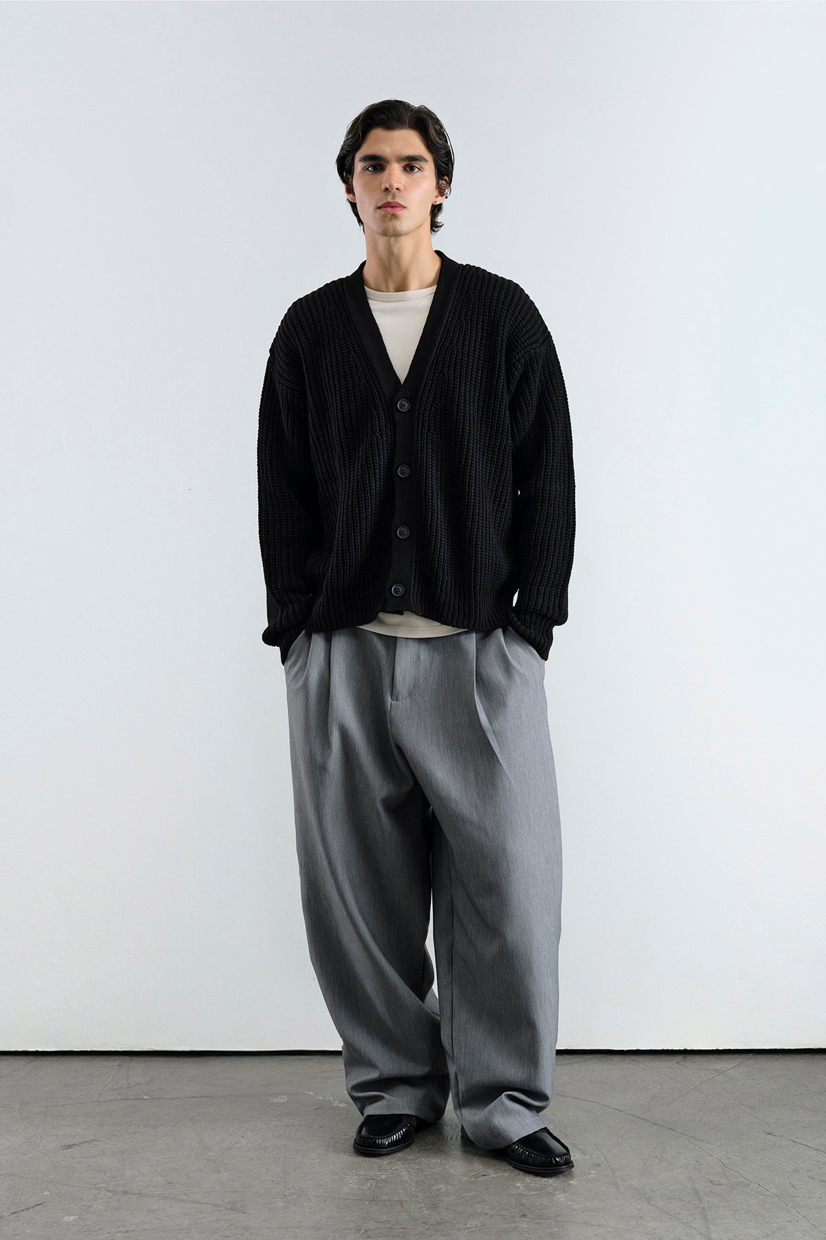 BASIC DOKULU SİYAH HIRKA