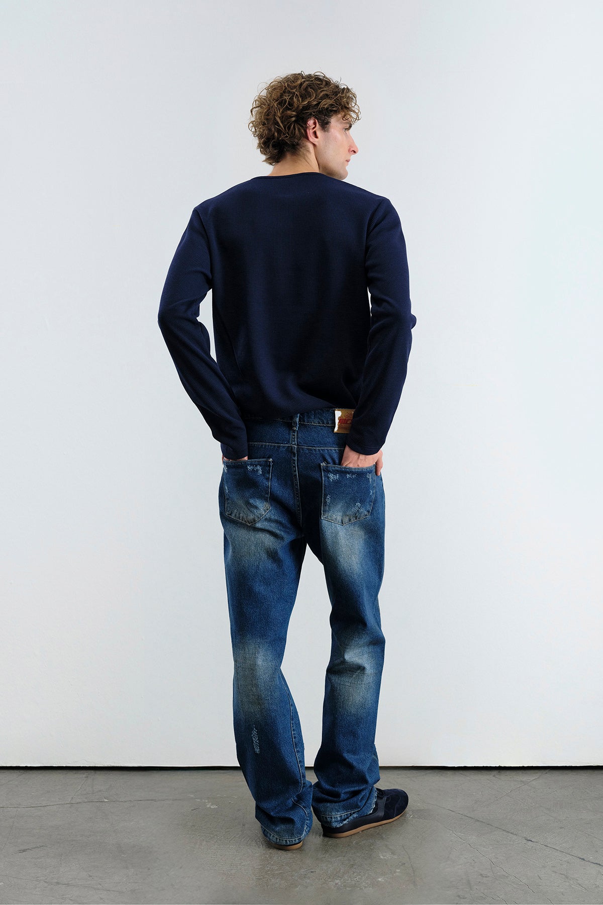 METAL ÇITÇITLI UZUN KOLLU LACİVERT T-SHIRT