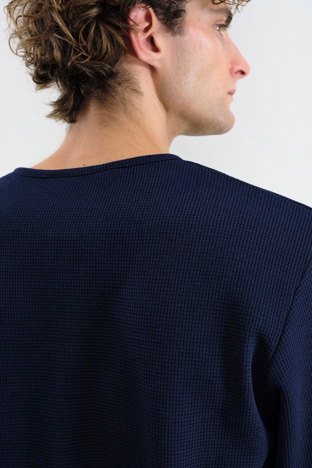 METAL ÇITÇITLI UZUN KOLLU LACİVERT T-SHIRT