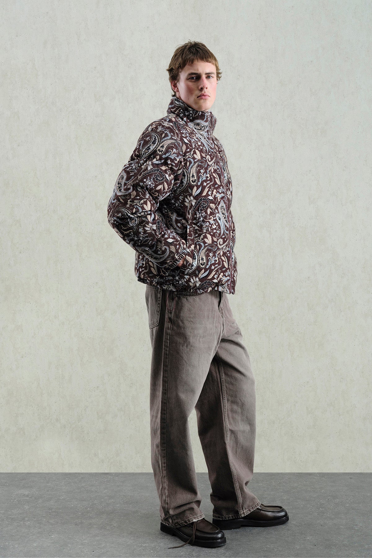 DESENLİ KADİFE ŞİŞME BORDO MONT