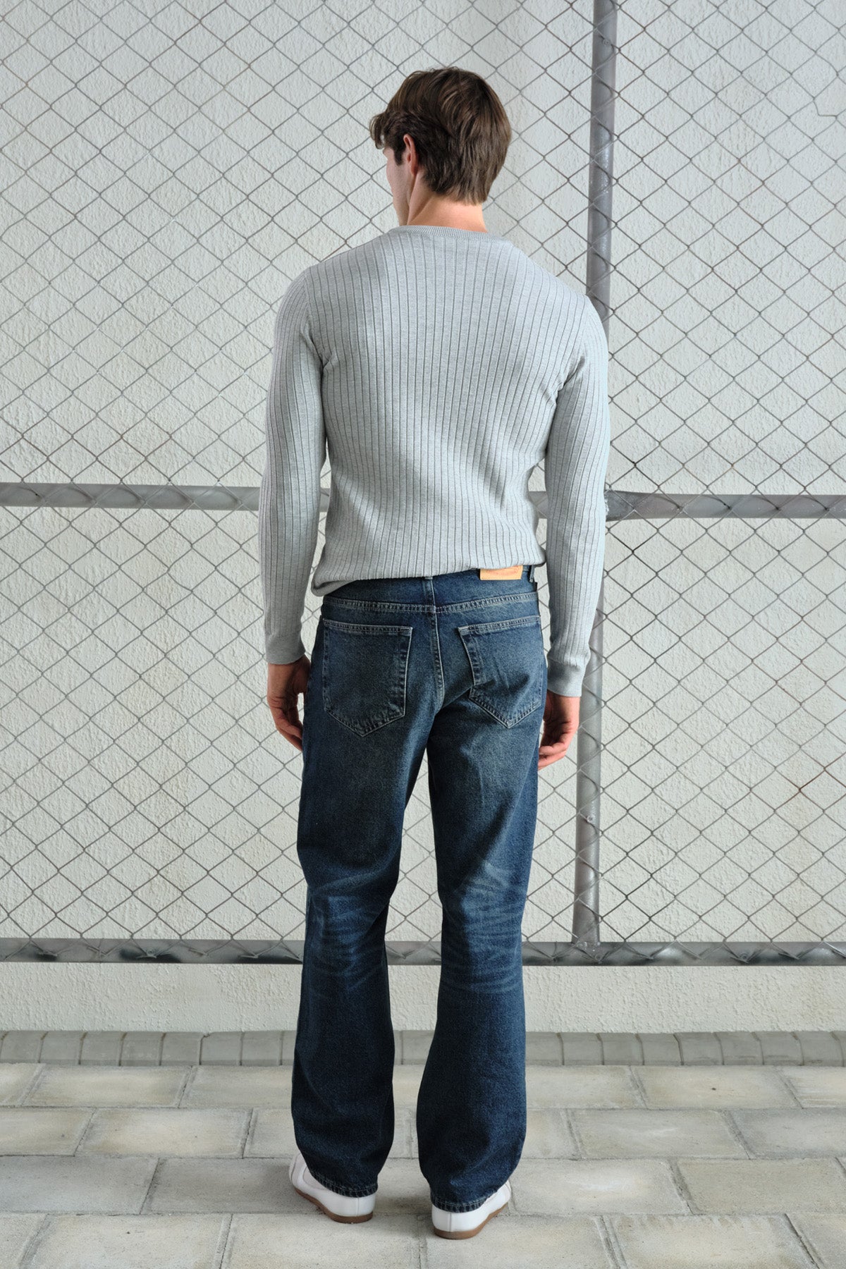 DIŞTAN DÜĞMELİ REGULAR FIT LACİVERT JEAN