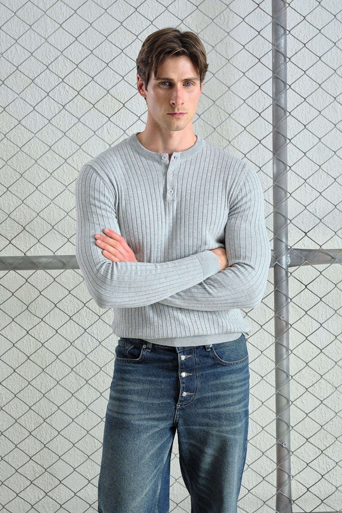 SLIM FIT GREY BUTTONED KNITWEAR