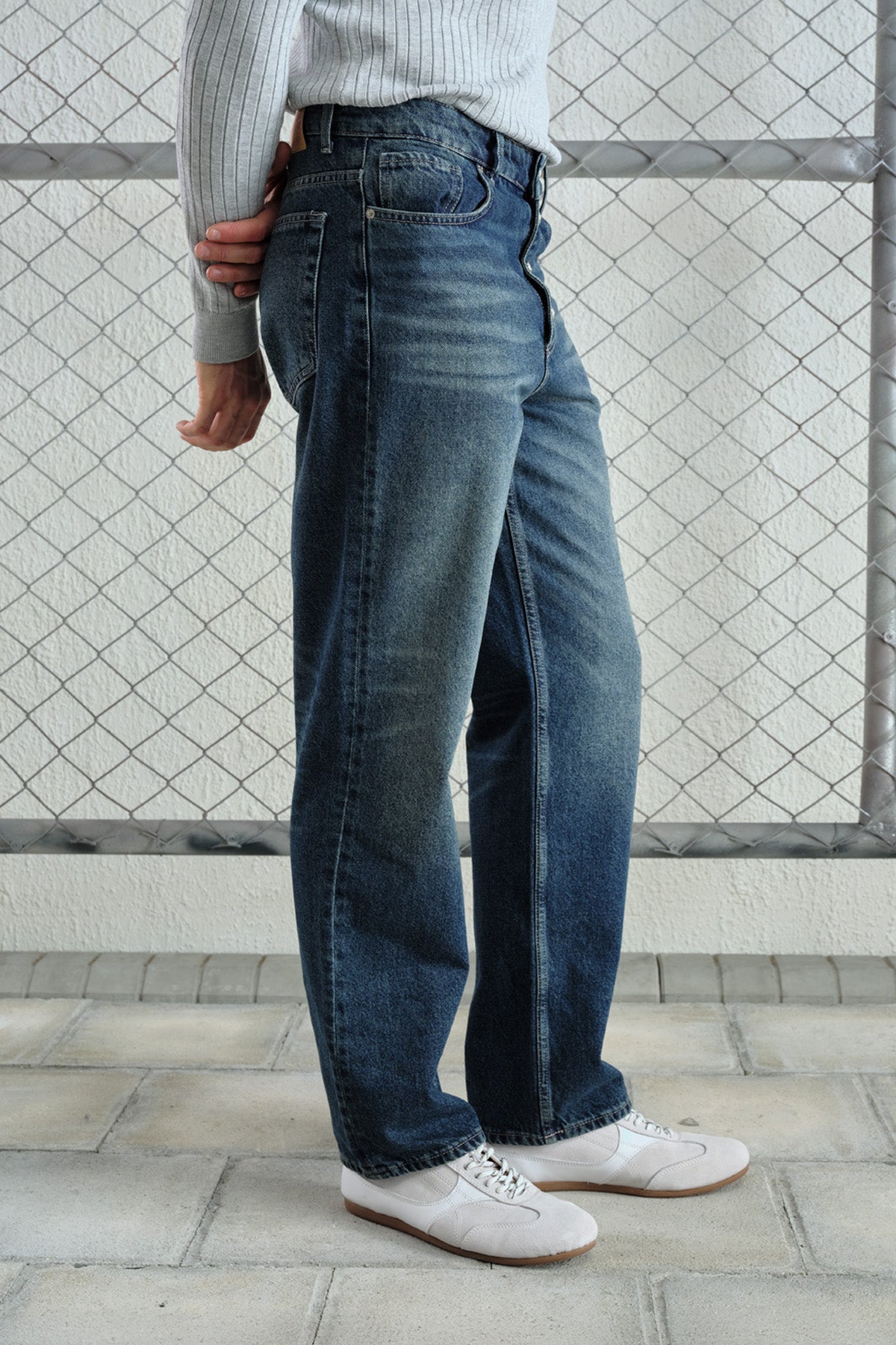 DIŞTAN DÜĞMELİ REGULAR FIT LACİVERT JEAN