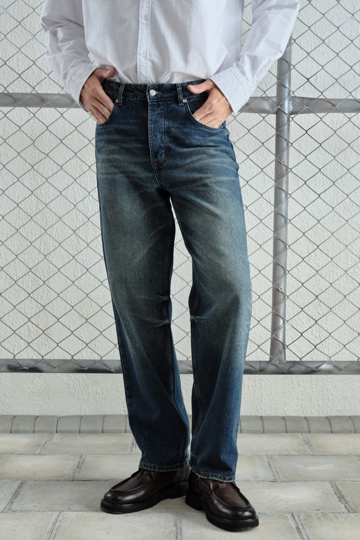 LASER EFFECT REGULAR FIT BLUE JEANS