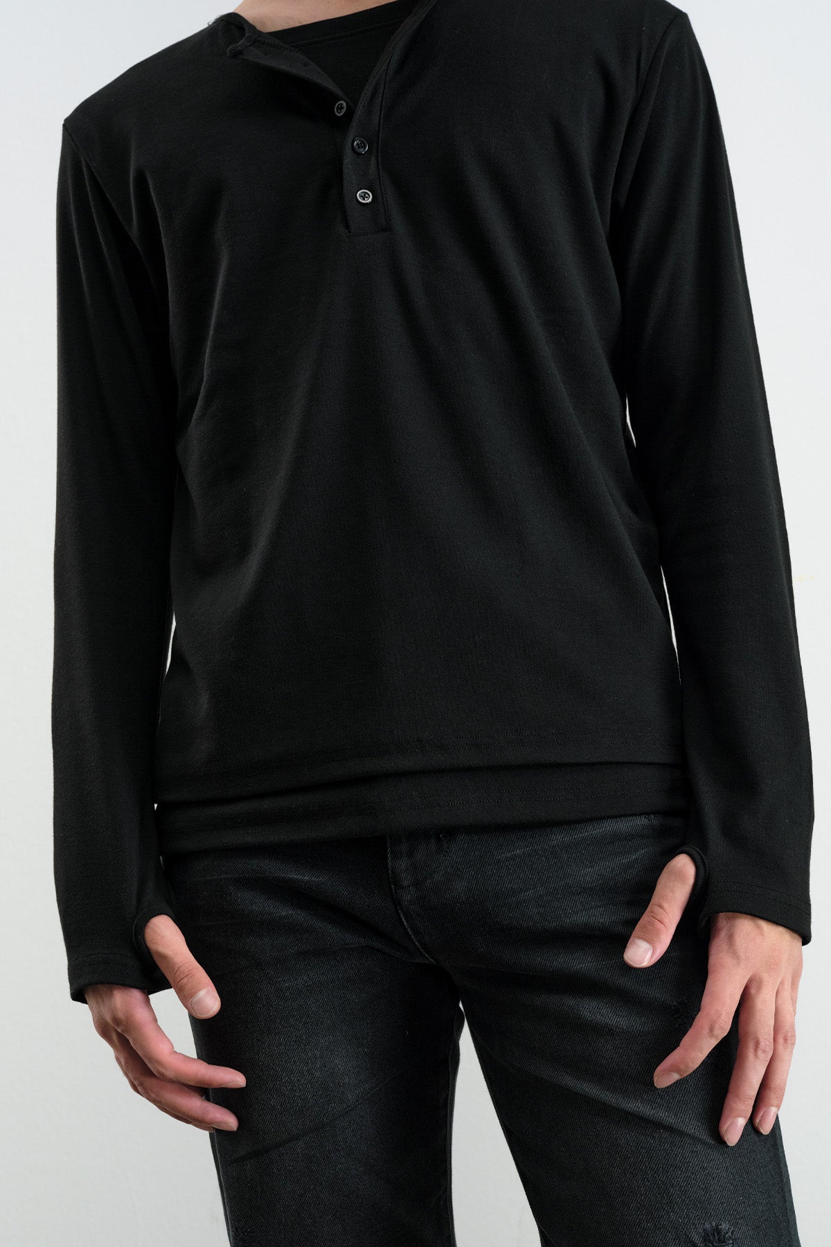 İÇİ ATLETLİ UZUN KOL SİYAH T-SHIRT