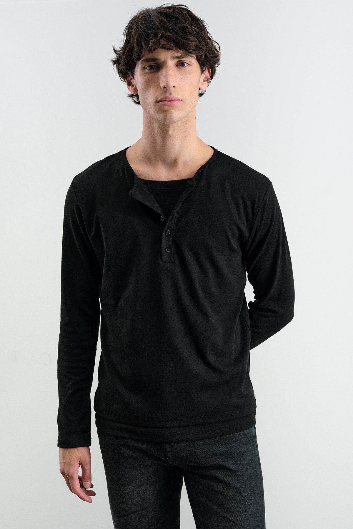 İÇİ ATLETLİ UZUN KOL SİYAH T-SHIRT