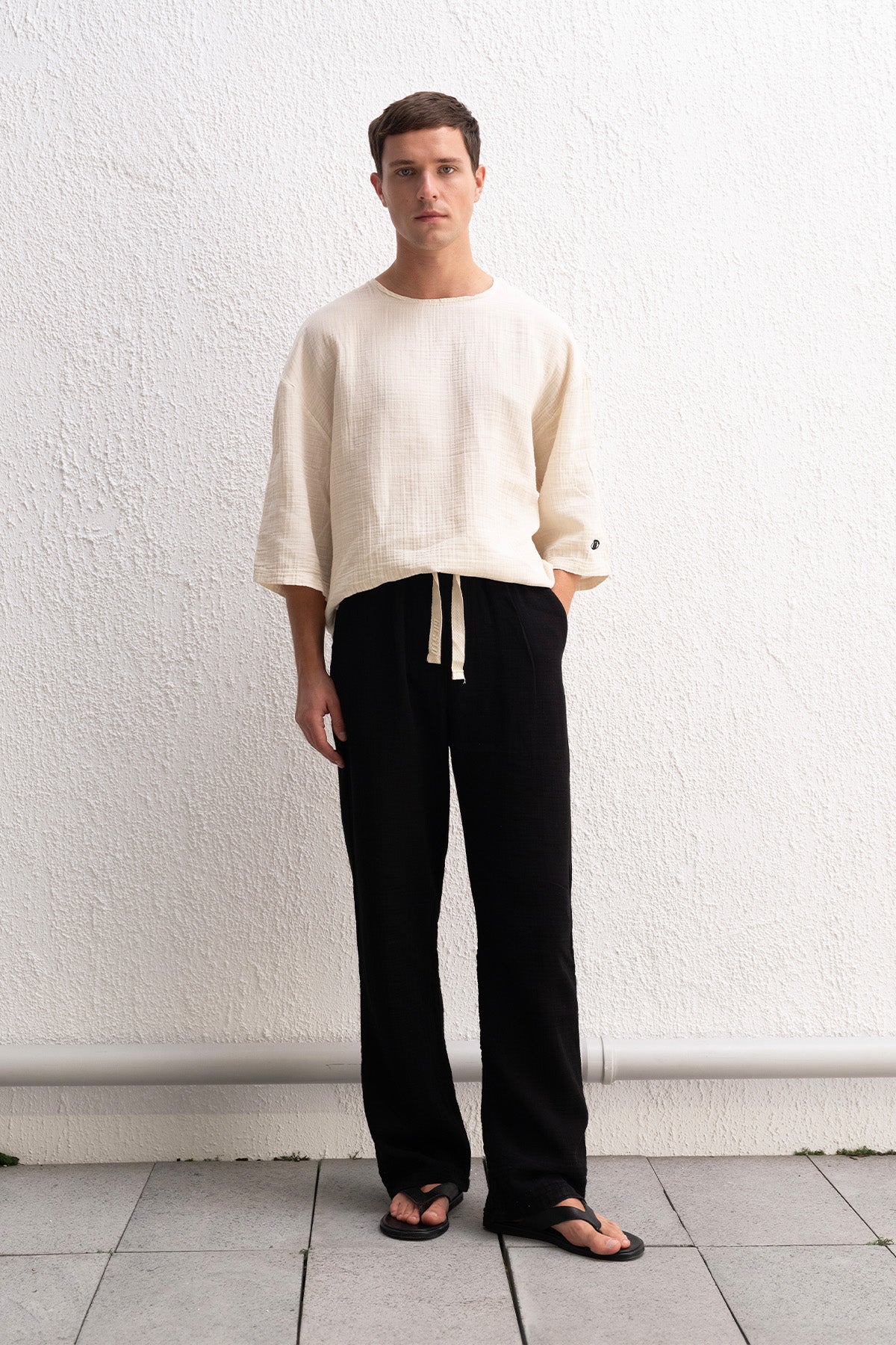 EMBROIDERED TEXTURED BEIGE T-SHIRT