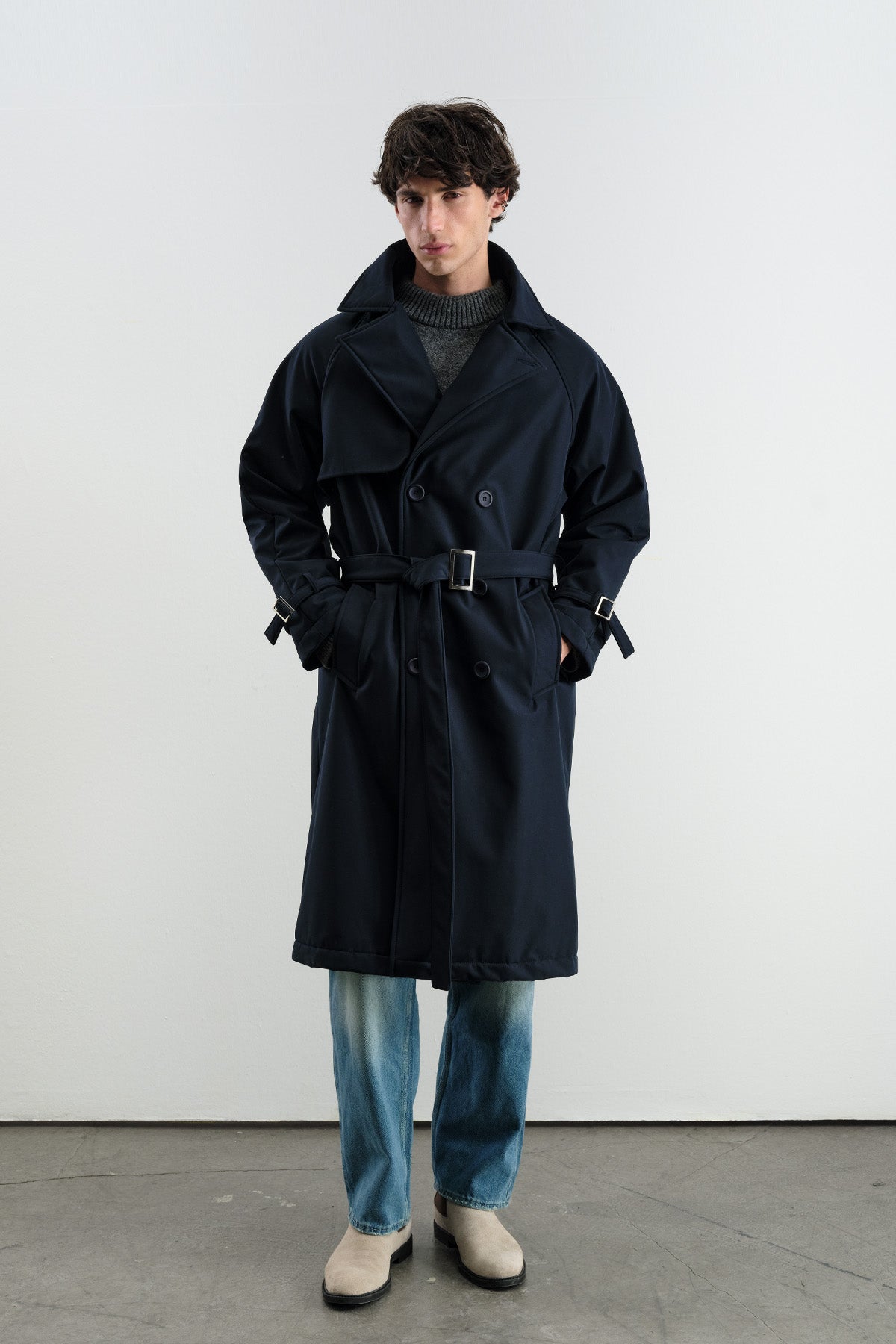 KEMERLİ KRUVAZE YAKA İÇİ POLARLI LACİVERT TRENÇKOT