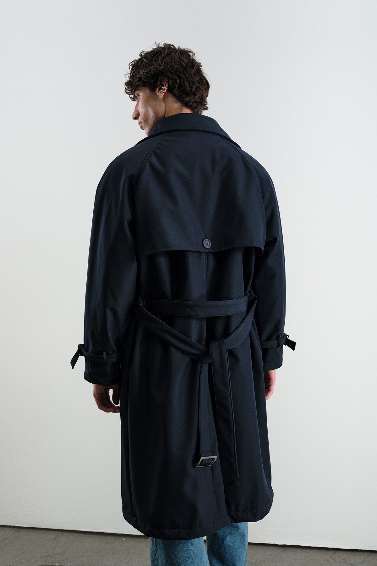 KEMERLİ KRUVAZE YAKA İÇİ POLARLI LACİVERT TRENÇKOT