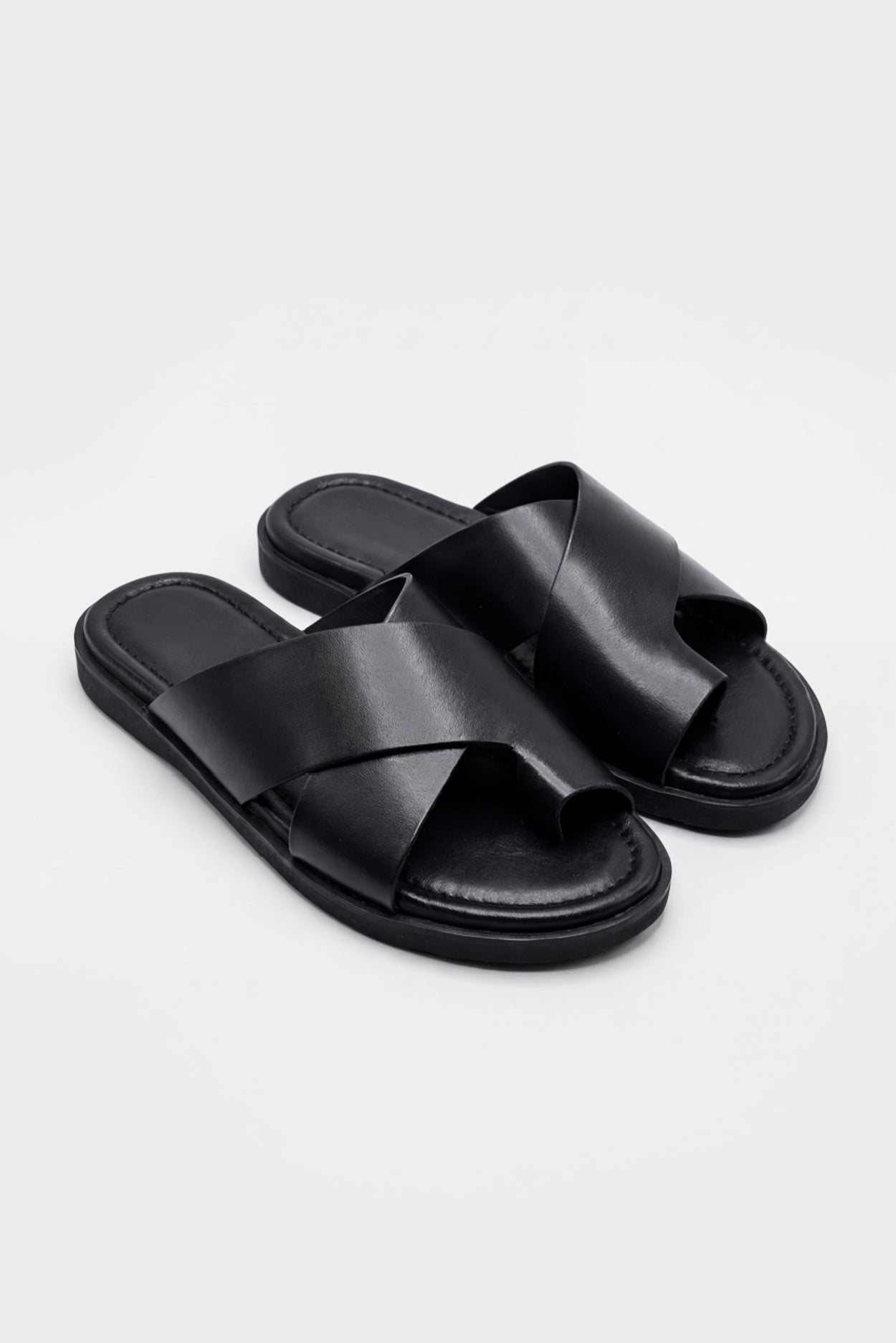 CRISS-CROSS STRAP LEATHER BLACK SLIDES