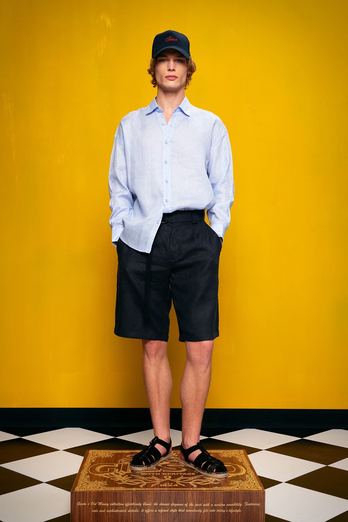 100% LINEN NAVY SHORTS