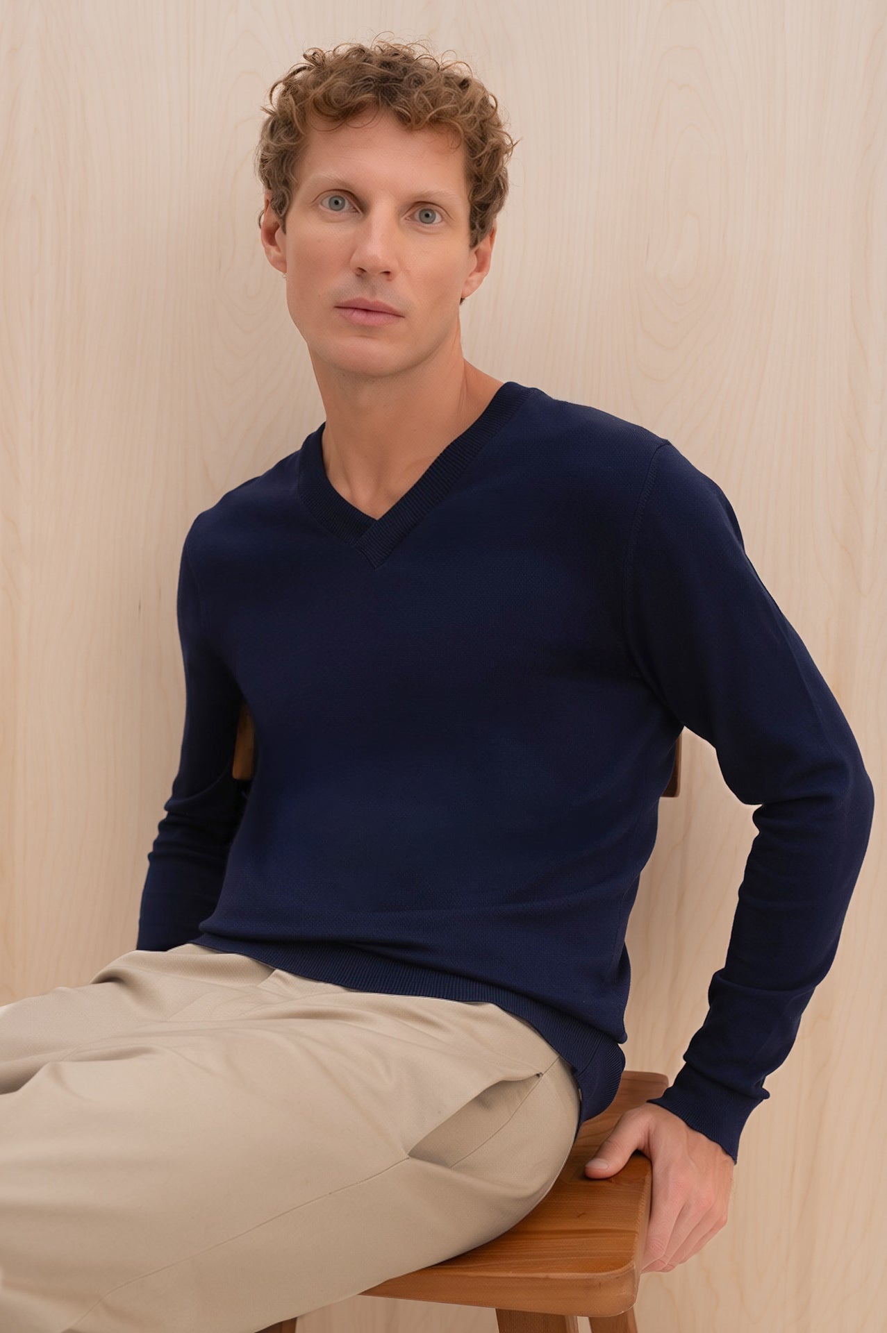 V-NECK LONG SLEEVE NAVY BLUE KNIT
