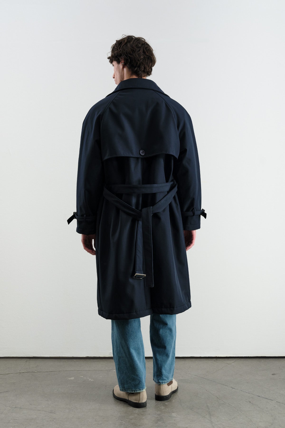 KEMERLİ KRUVAZE YAKA İÇİ POLARLI LACİVERT TRENÇKOT