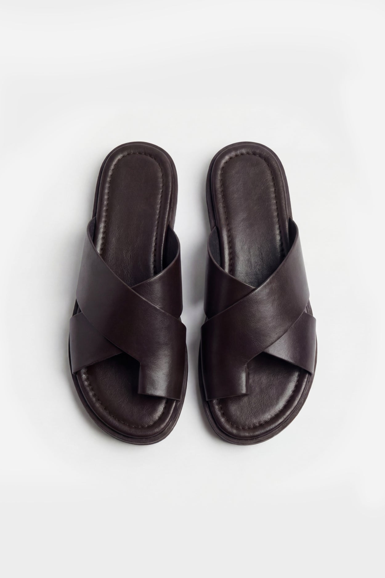 ÇAPRAZ BANTLI DERİ KAHVERENGİ TERLİK