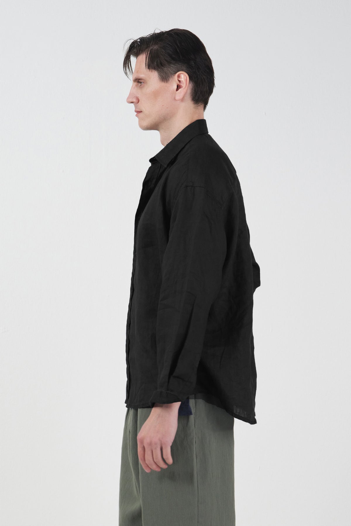 %100 KETEN OVERSIZE SİYAH GÖMLEK · 3