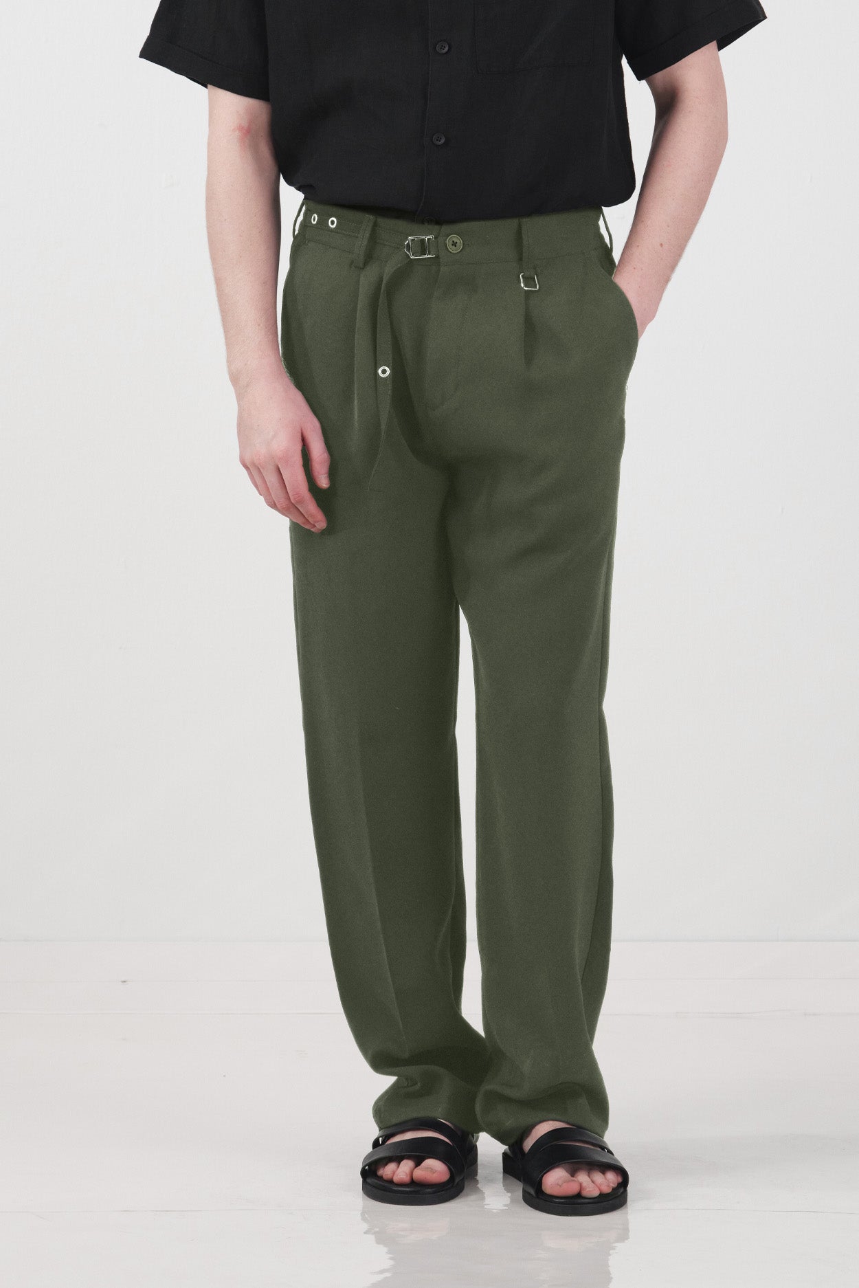 TEXTURED SLIM BELT KHAKI PLEATED TROUSERS