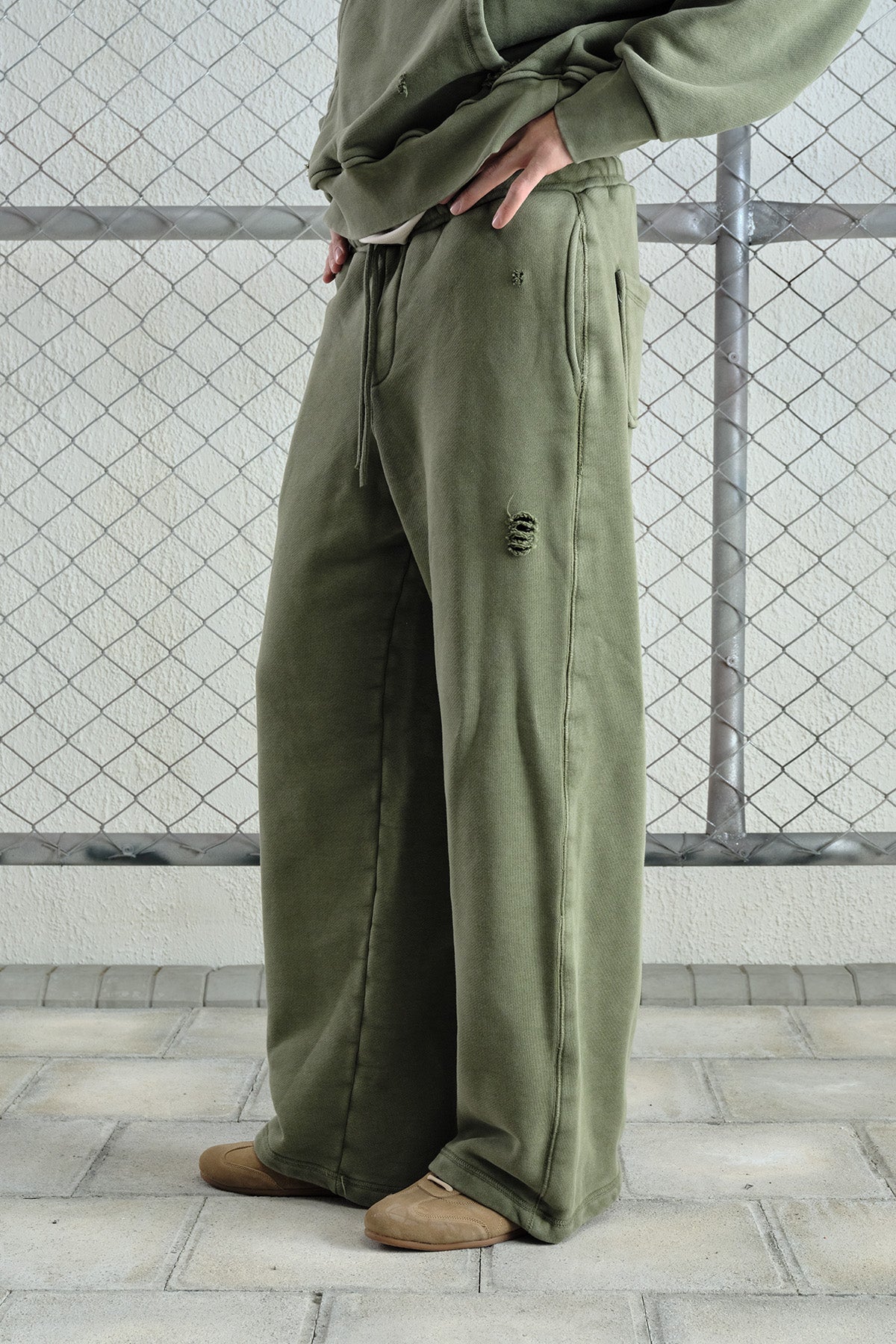 EFEKTLİ YIKAMALI JOGGER HAKİ PANTOLON