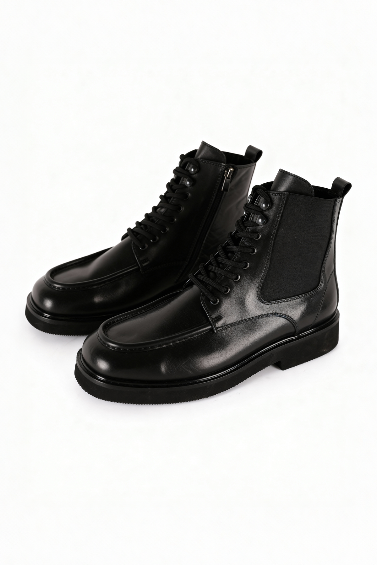 EFFECTIVE LACED LEATHER BLACK BOOT