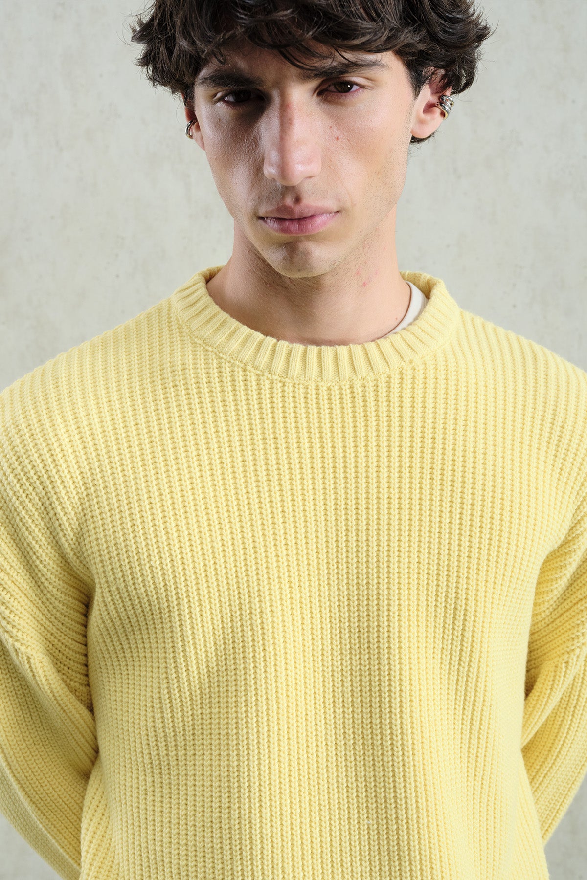LOOSE-FIT TEXTURED RIBBED YELLOW KNITTED SWEATER