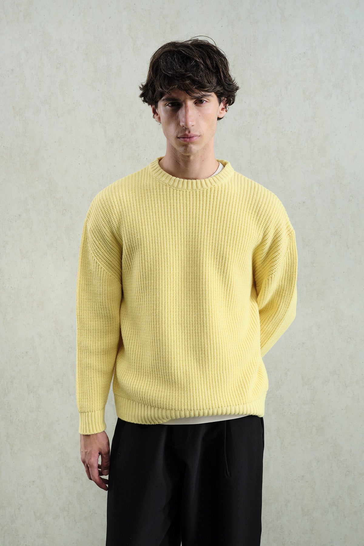 LOOSE-FIT TEXTURED RIBBED YELLOW KNITTED SWEATER