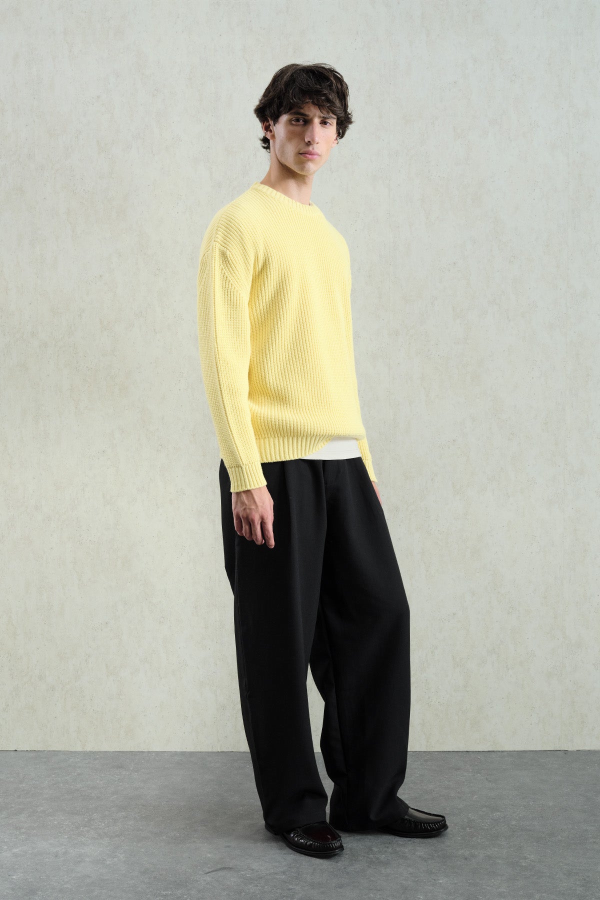 LOOSE-FIT TEXTURED RIBBED YELLOW KNITTED SWEATER
