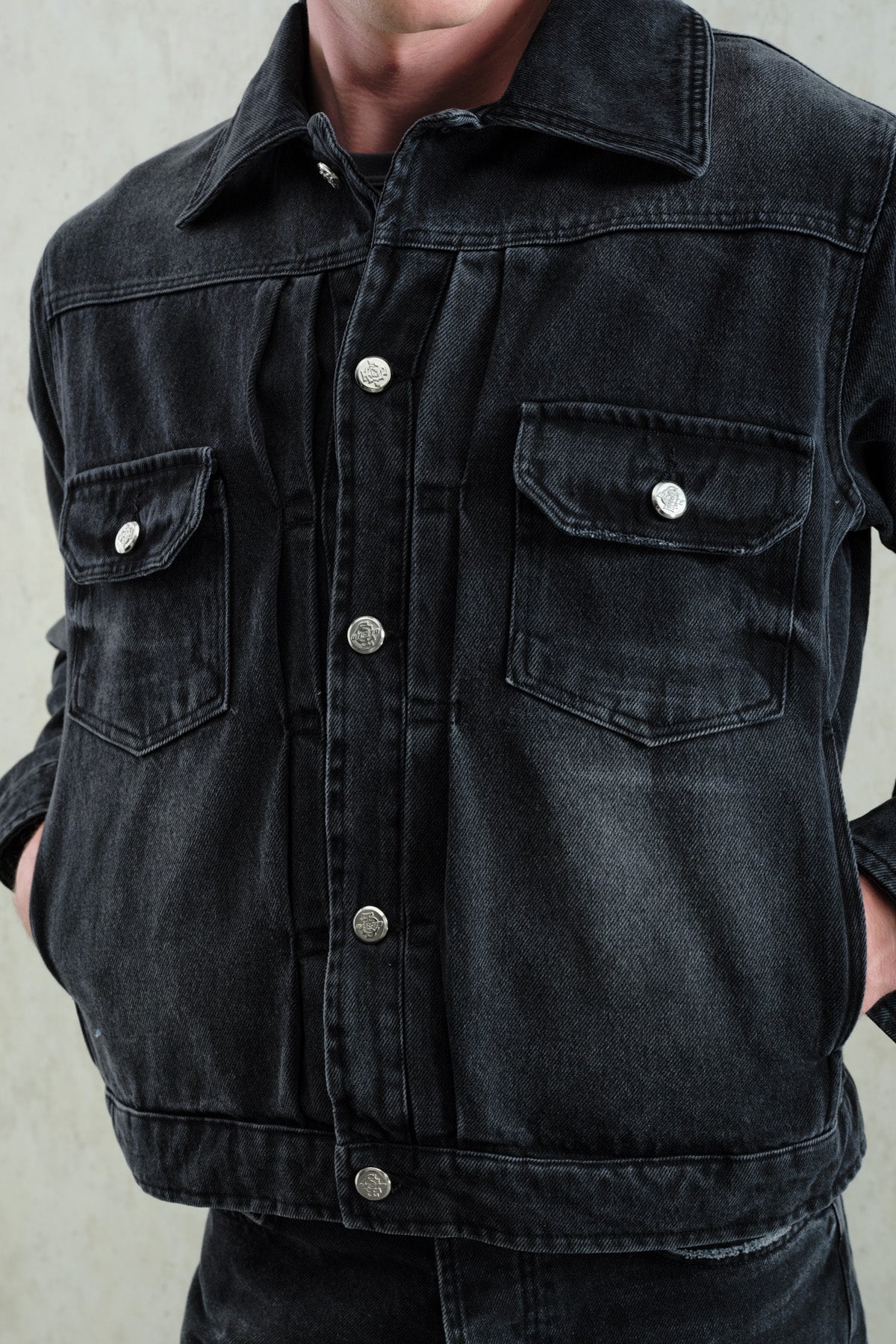 LASER EFFECT WASHED DENIM JACKET