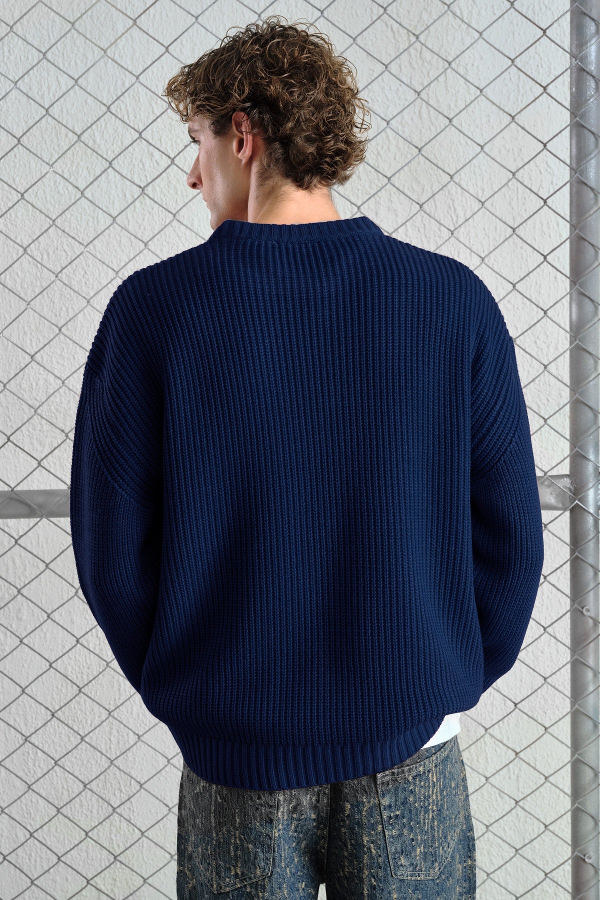 LOOSE FIT TEXTURED RIBBED NAVY KNITTED SWEATER